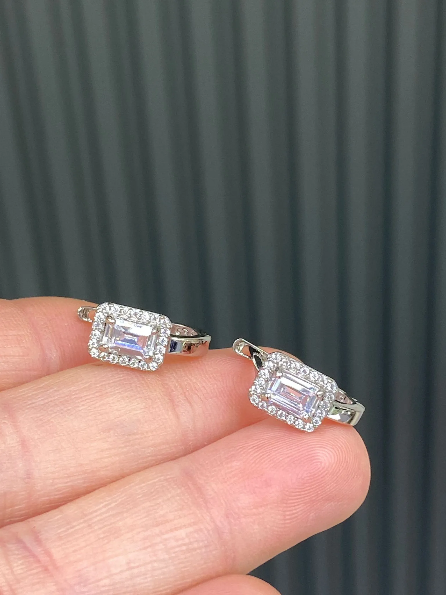 Favori Marka Baget Model Küpe