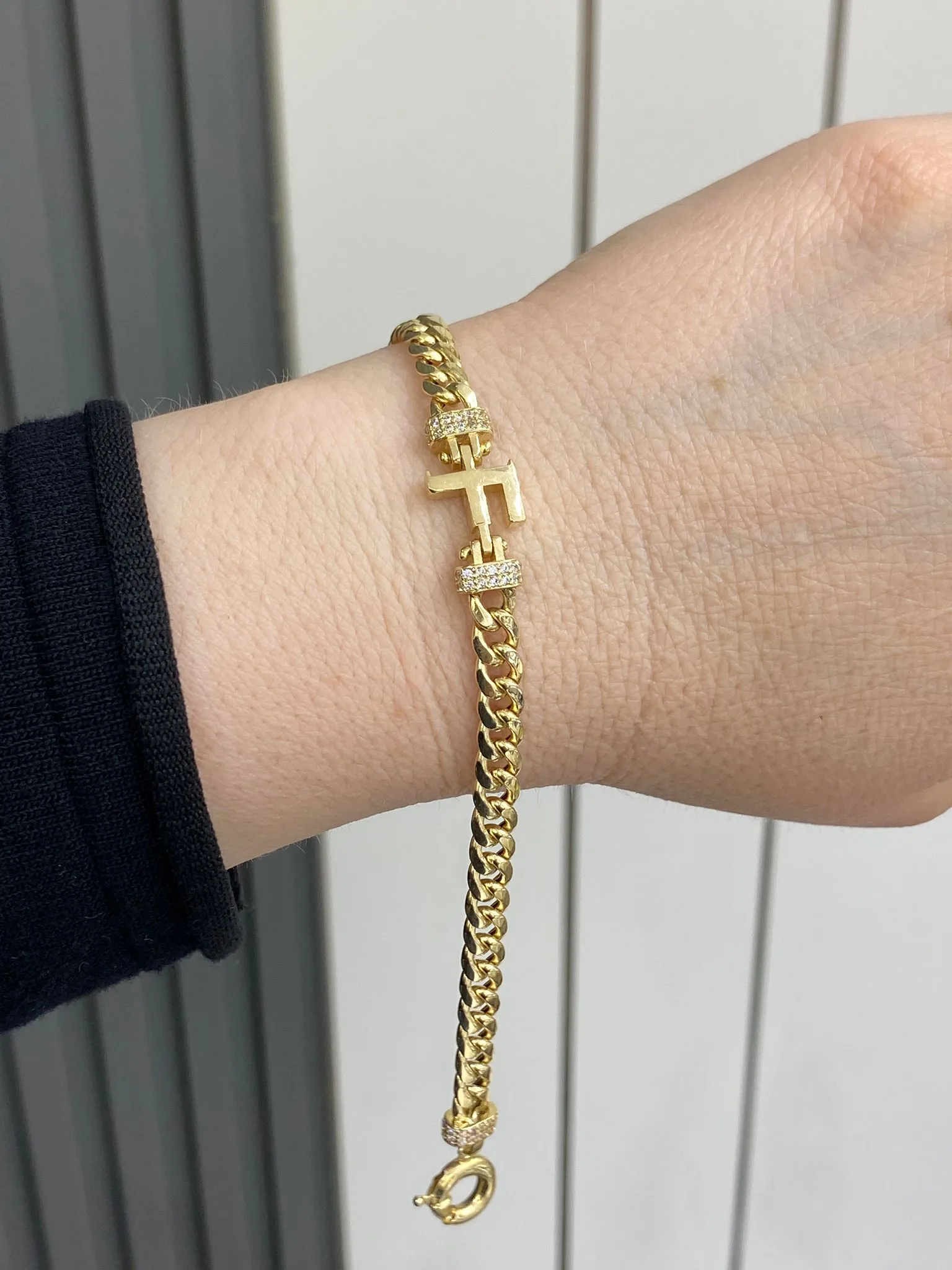 Favori Marka F Harfi Model Bileklik