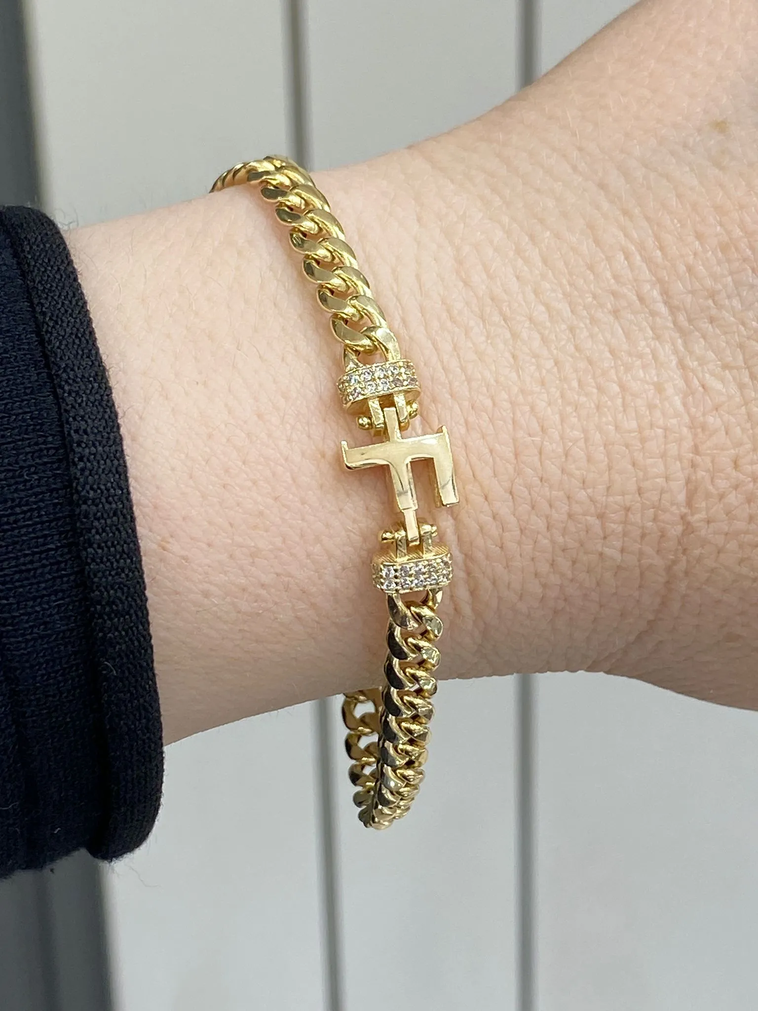 Favori Marka F Harfi Model Bileklik