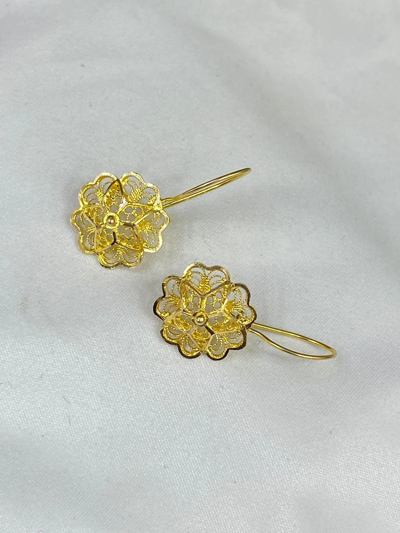 Favori Marka Gül Model Küpe