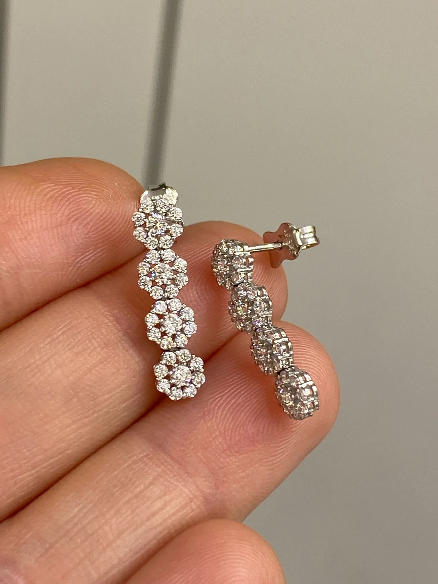 Favori Marka Sallantılı Model Küpe