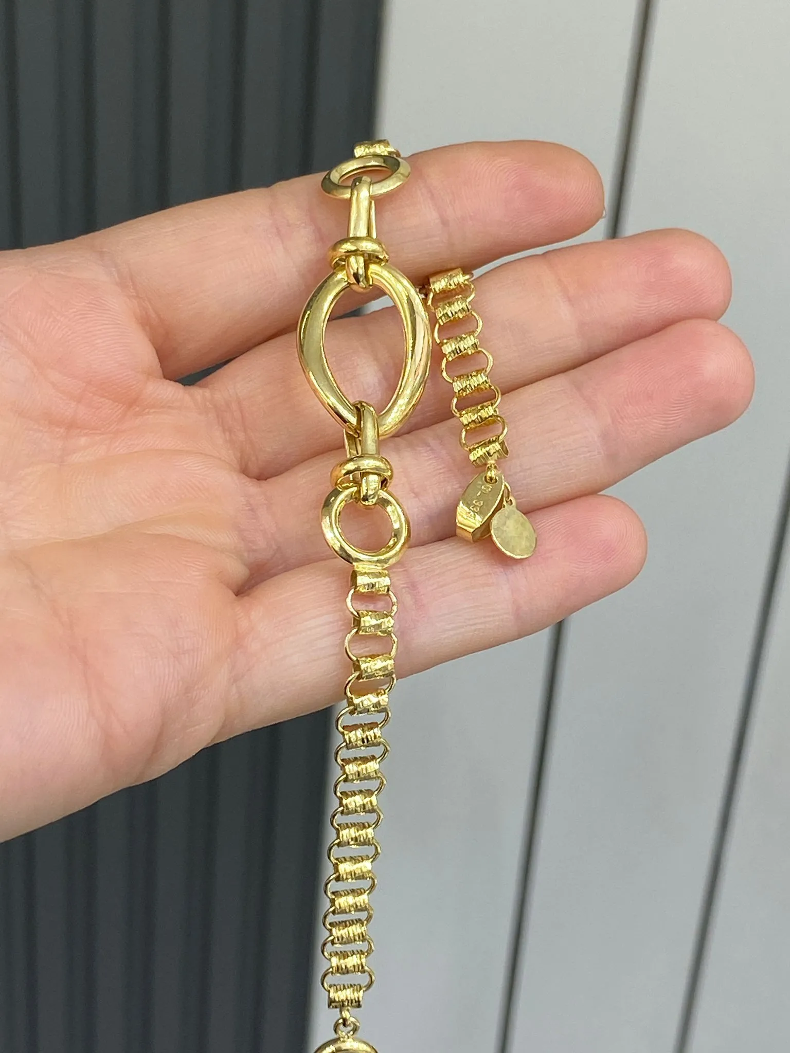 8 Ayar İtlayan Model Bileklik