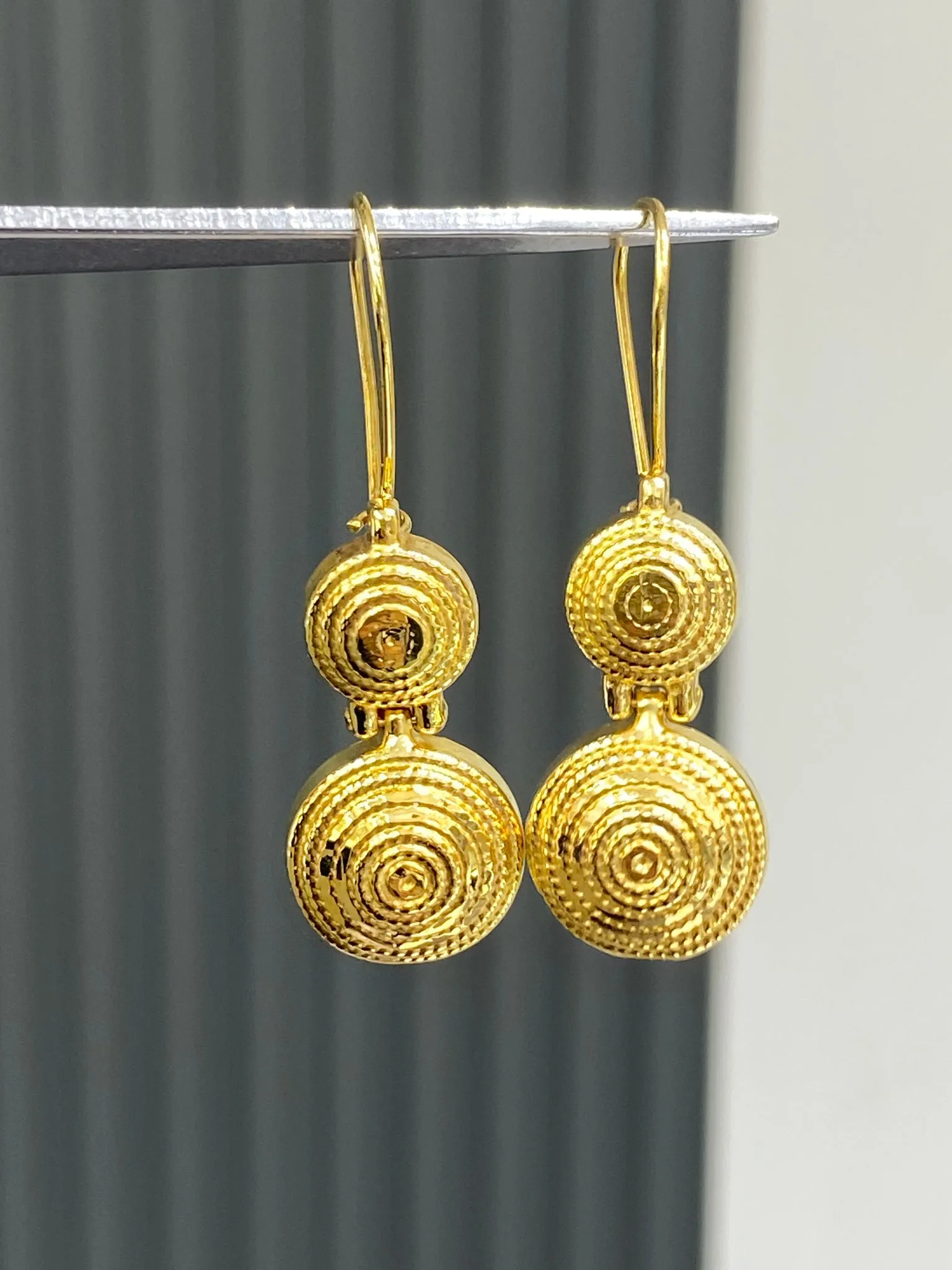 8 Ayar İtalyan Model Küpe