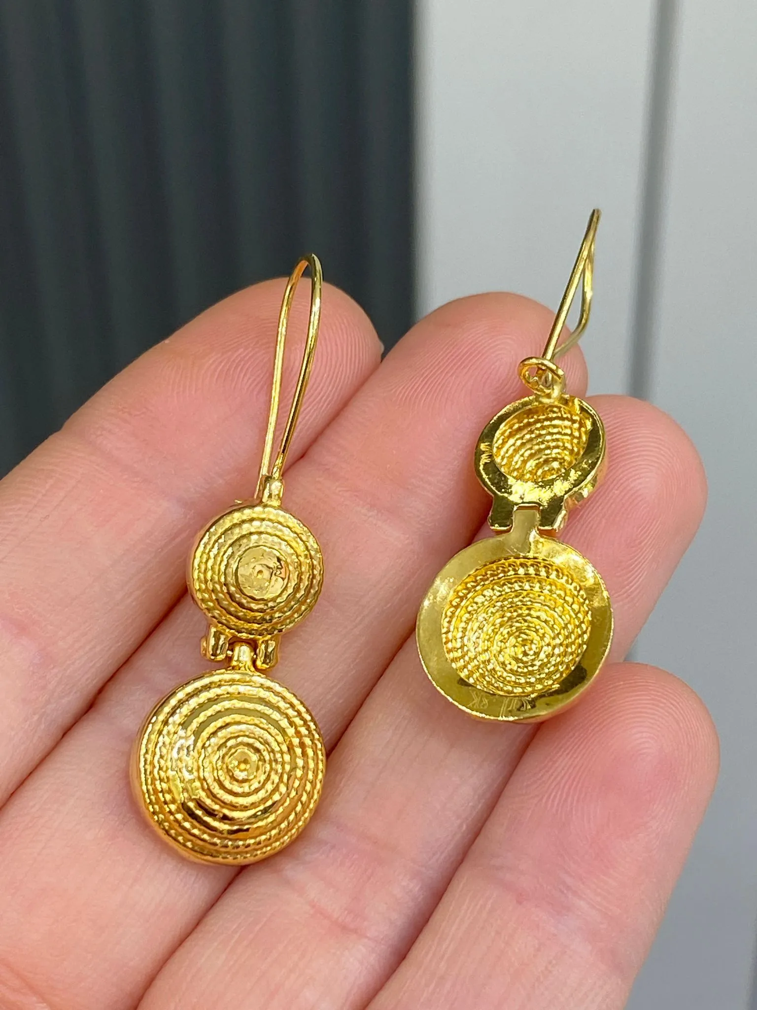 8 Ayar İtalyan Model Küpe