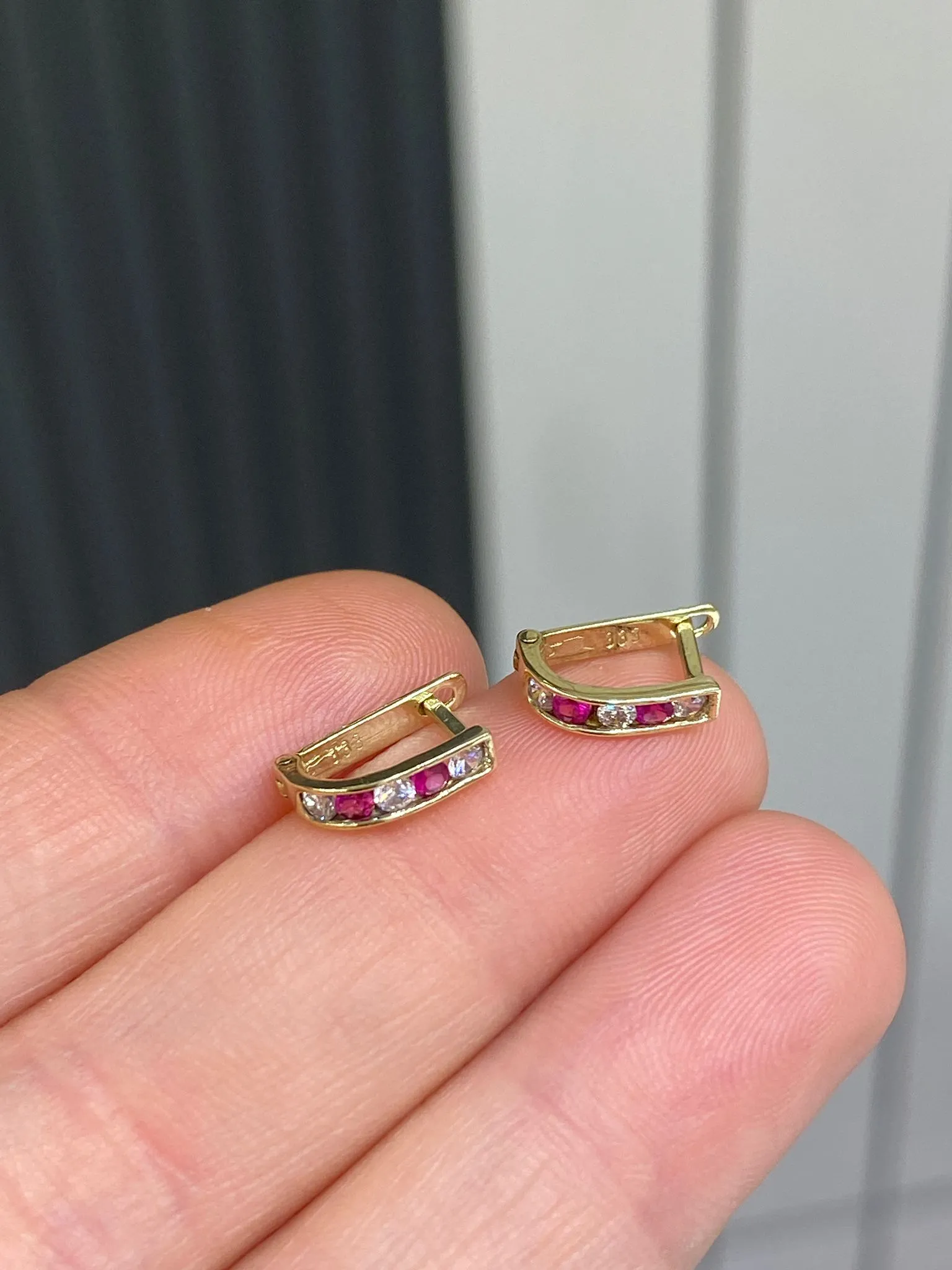 8 Ayar Çocuk Model Küpe