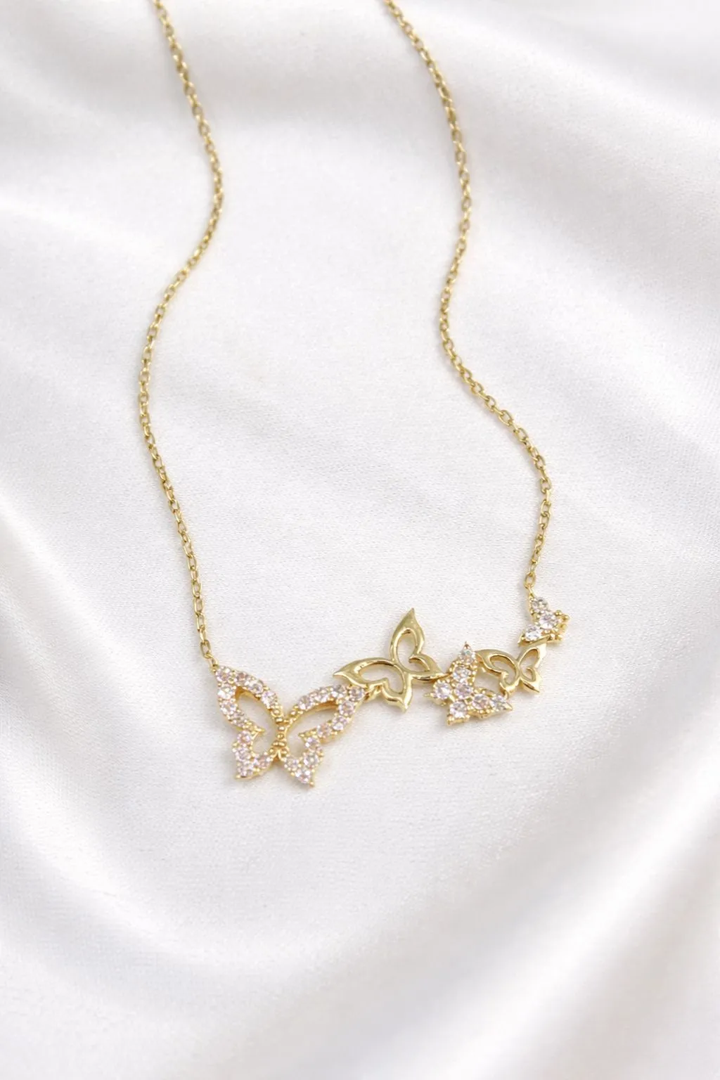 8 Ayar Kelebek Model Kolye