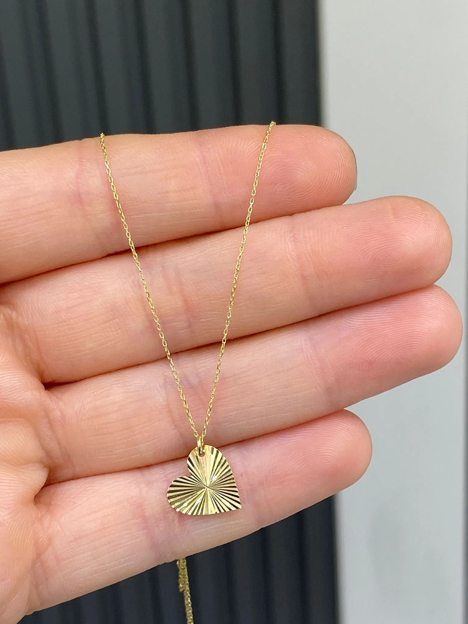 8 Ayar Kalpli Model Kolye