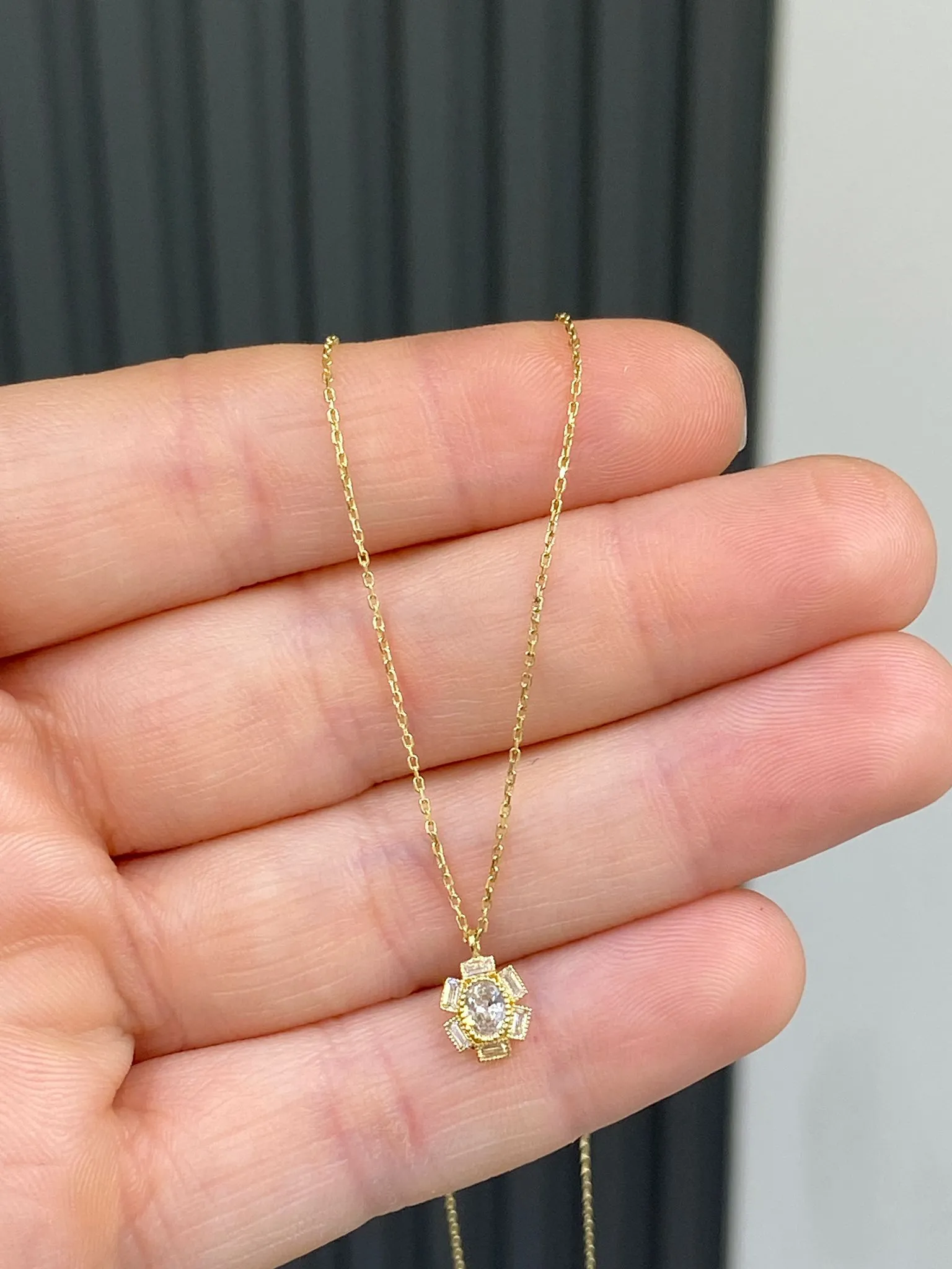 8 Ayar İtalyan Model Kolye