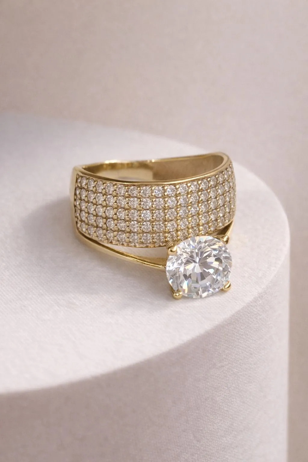 8 Ayar Tektaşlı Alyans Model Yüzük