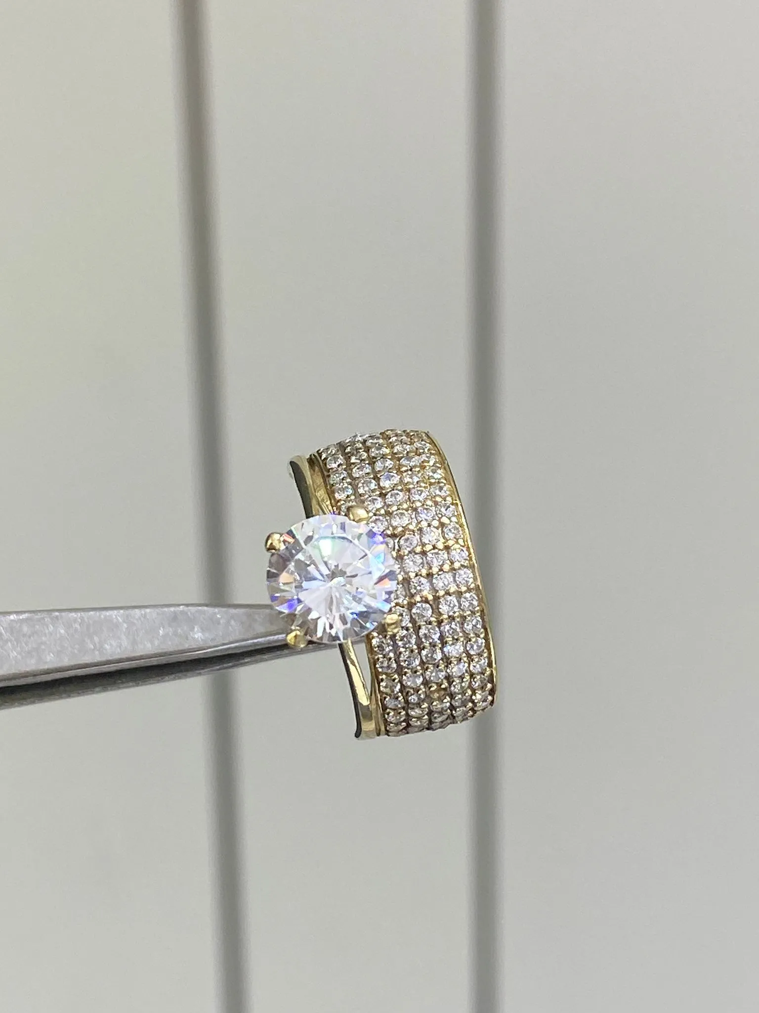 8 Ayar Tektaşlı Alyans Model Yüzük