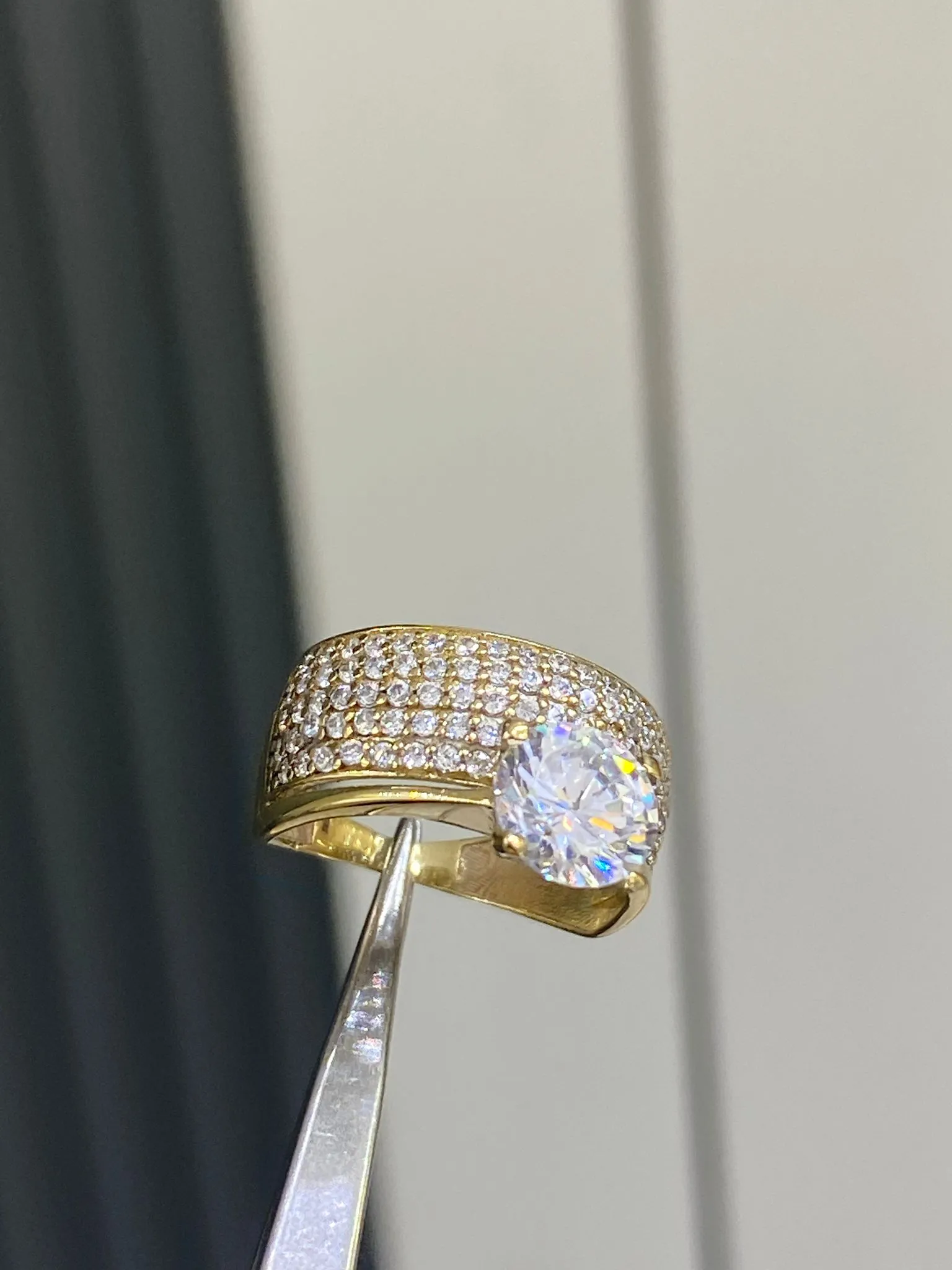 8 Ayar Tektaşlı Alyans Model Yüzük