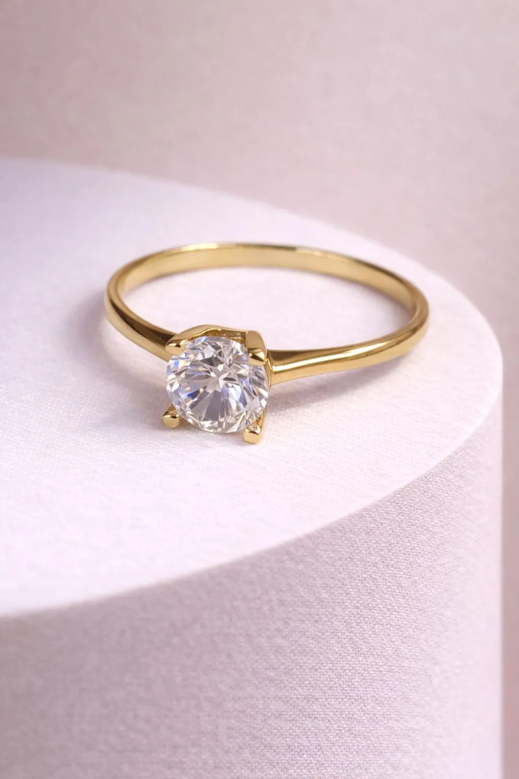 8 Ayar Tektaş Model Yüzük