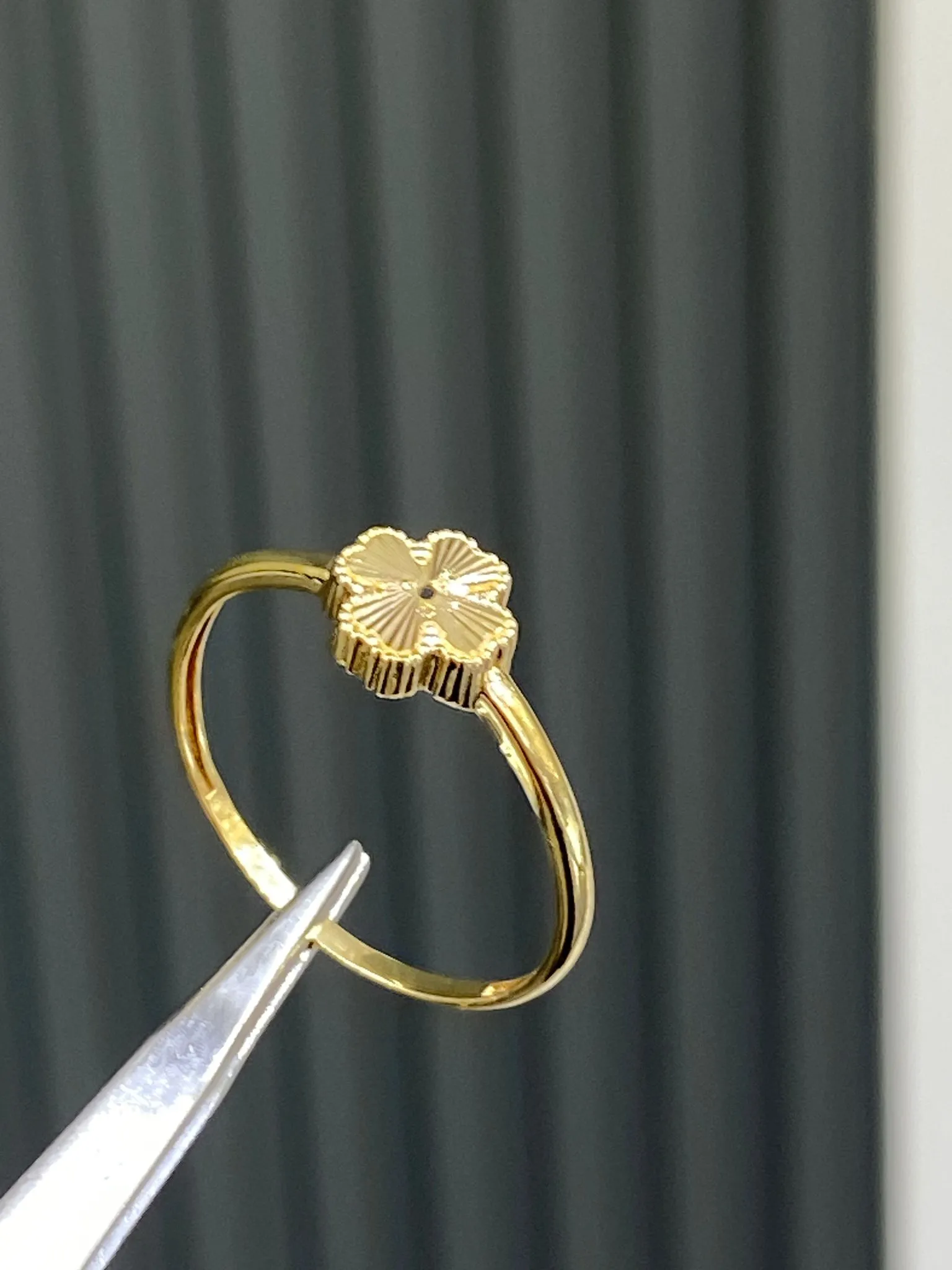 8 Ayar Yonca Model Yüzük