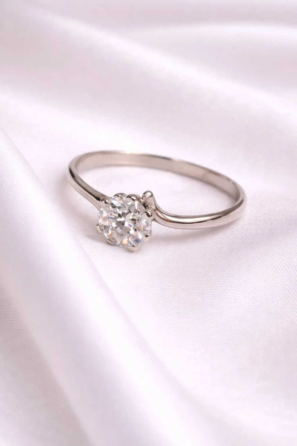 8 Ayar Tektaş Model Yüzük