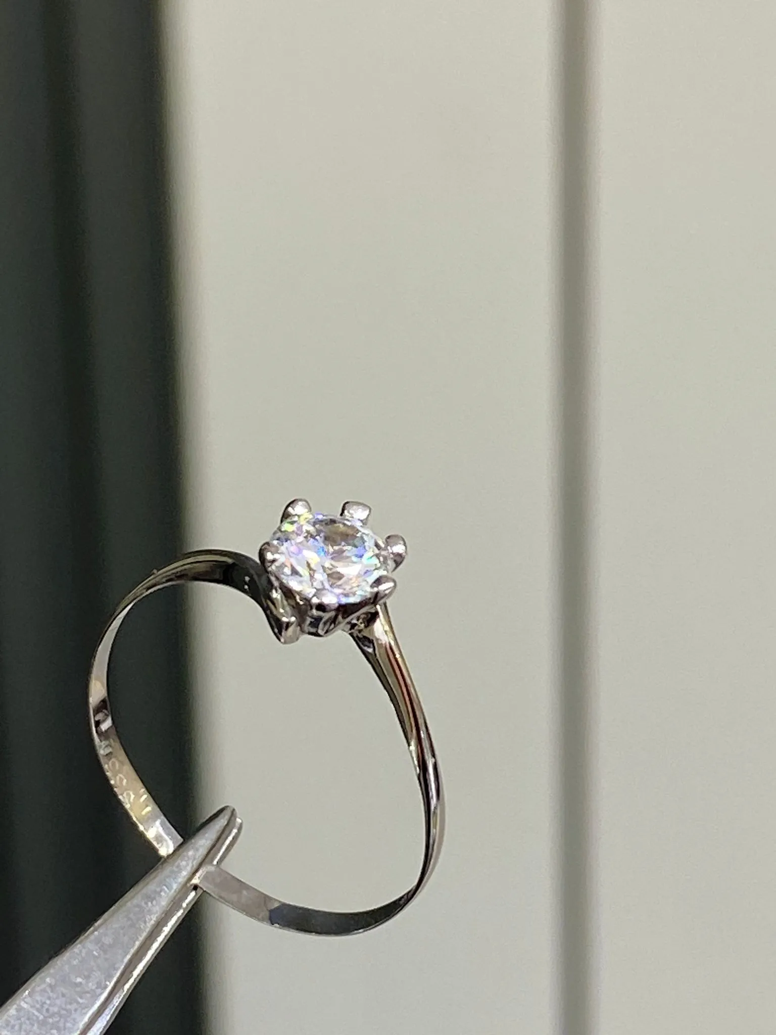 8 Ayar Tektaş Model Yüzük