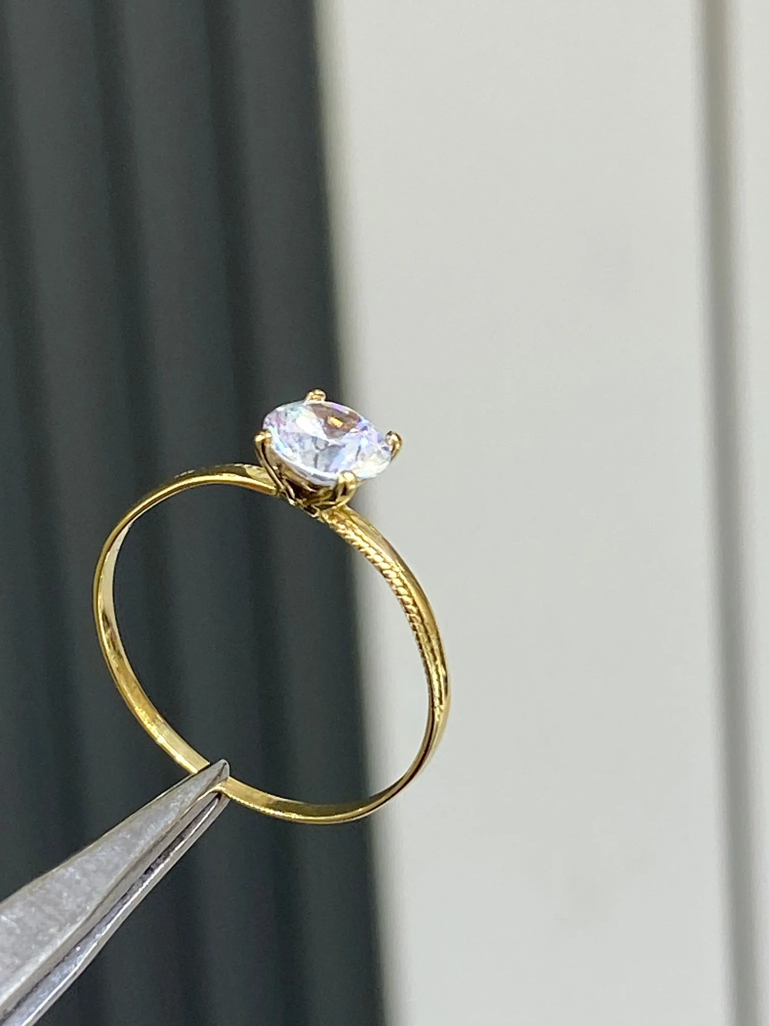 8 Ayar Tektaş Model Yüzük