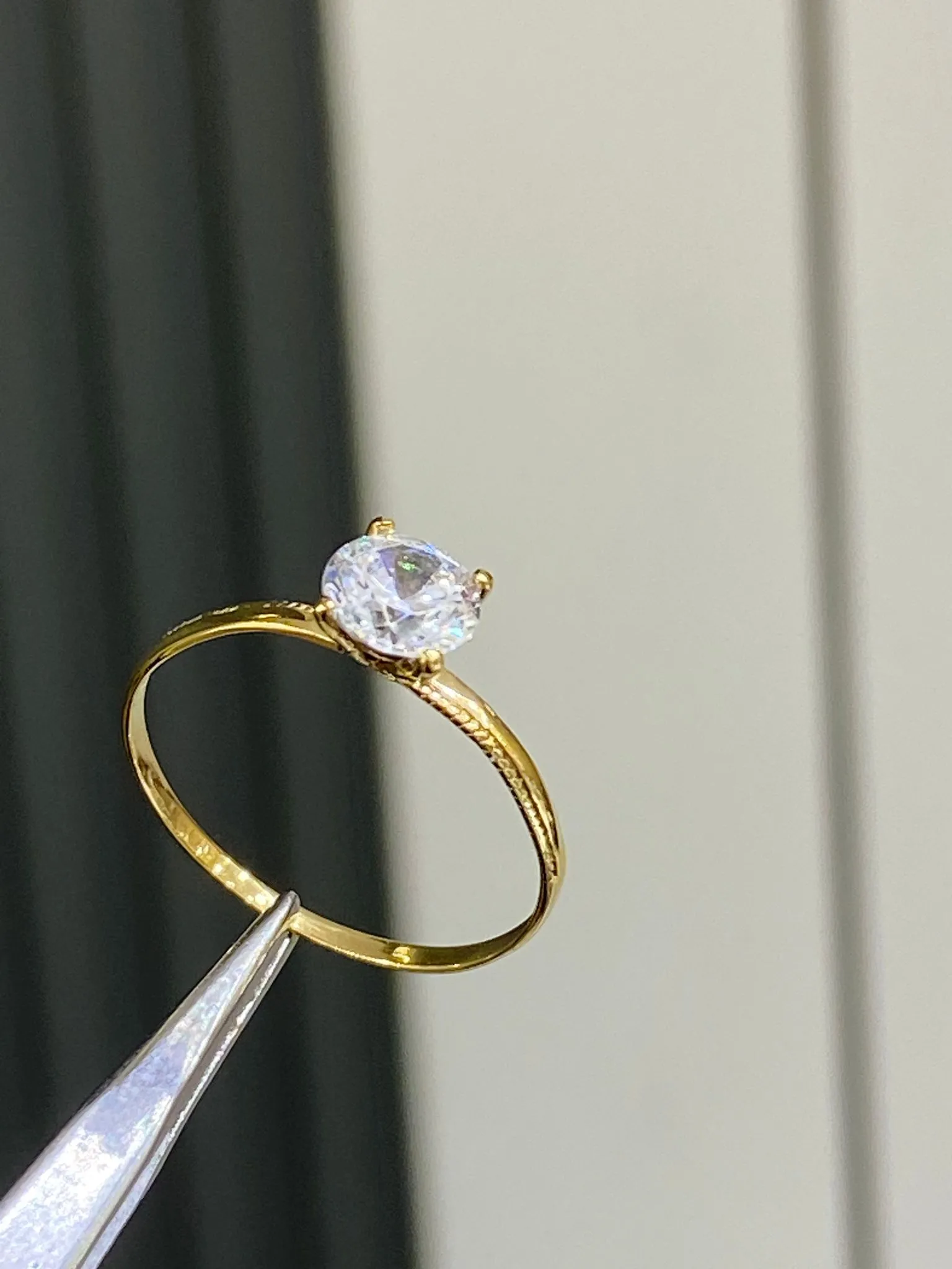 8 Ayar Tektaş Model Yüzük