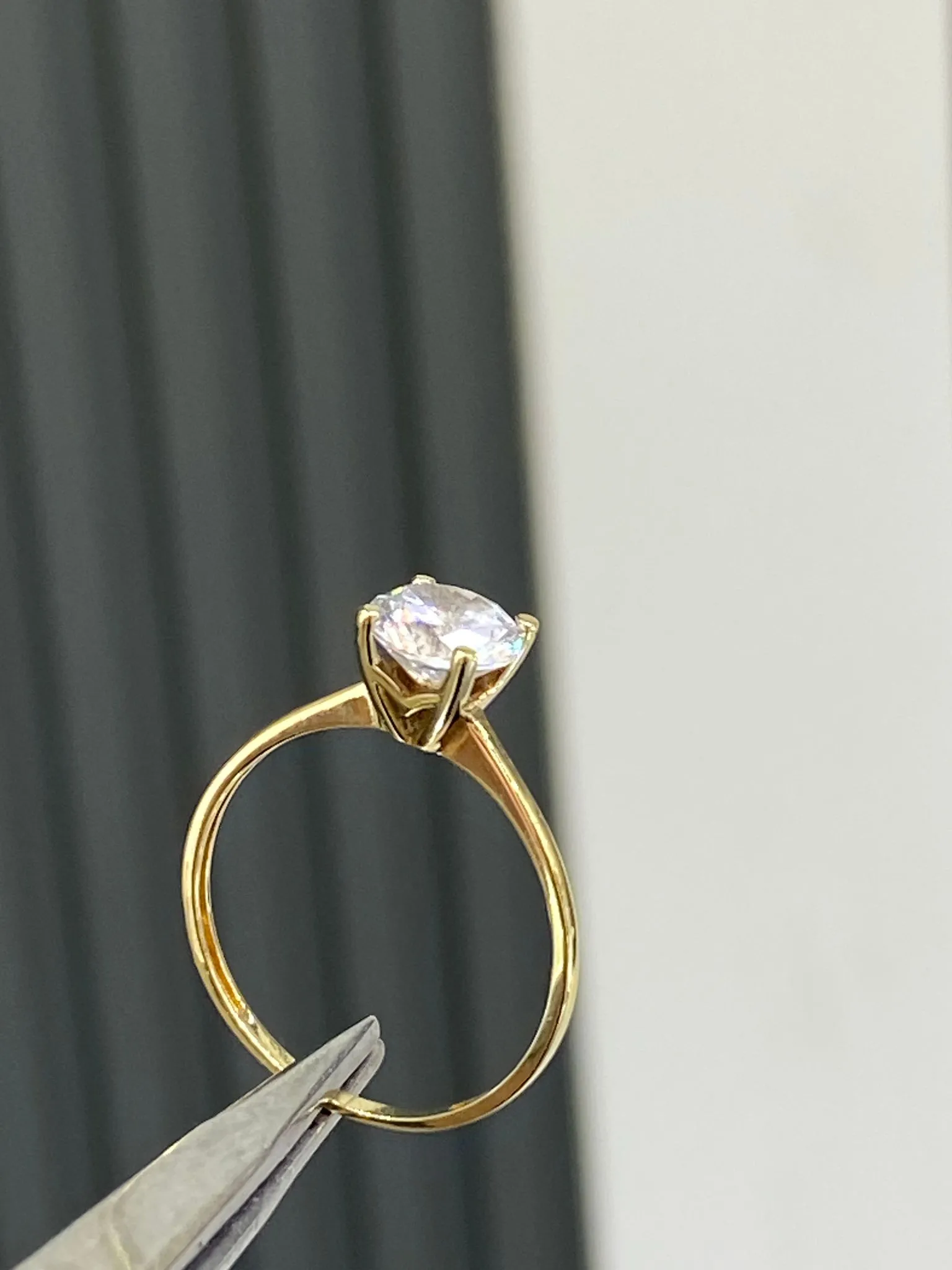 8 Ayar Tektaş Model Yüzük