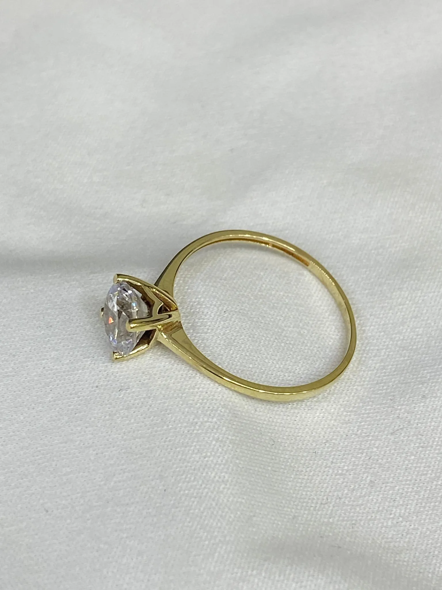 8 Ayar Tektaş Model Yüzük