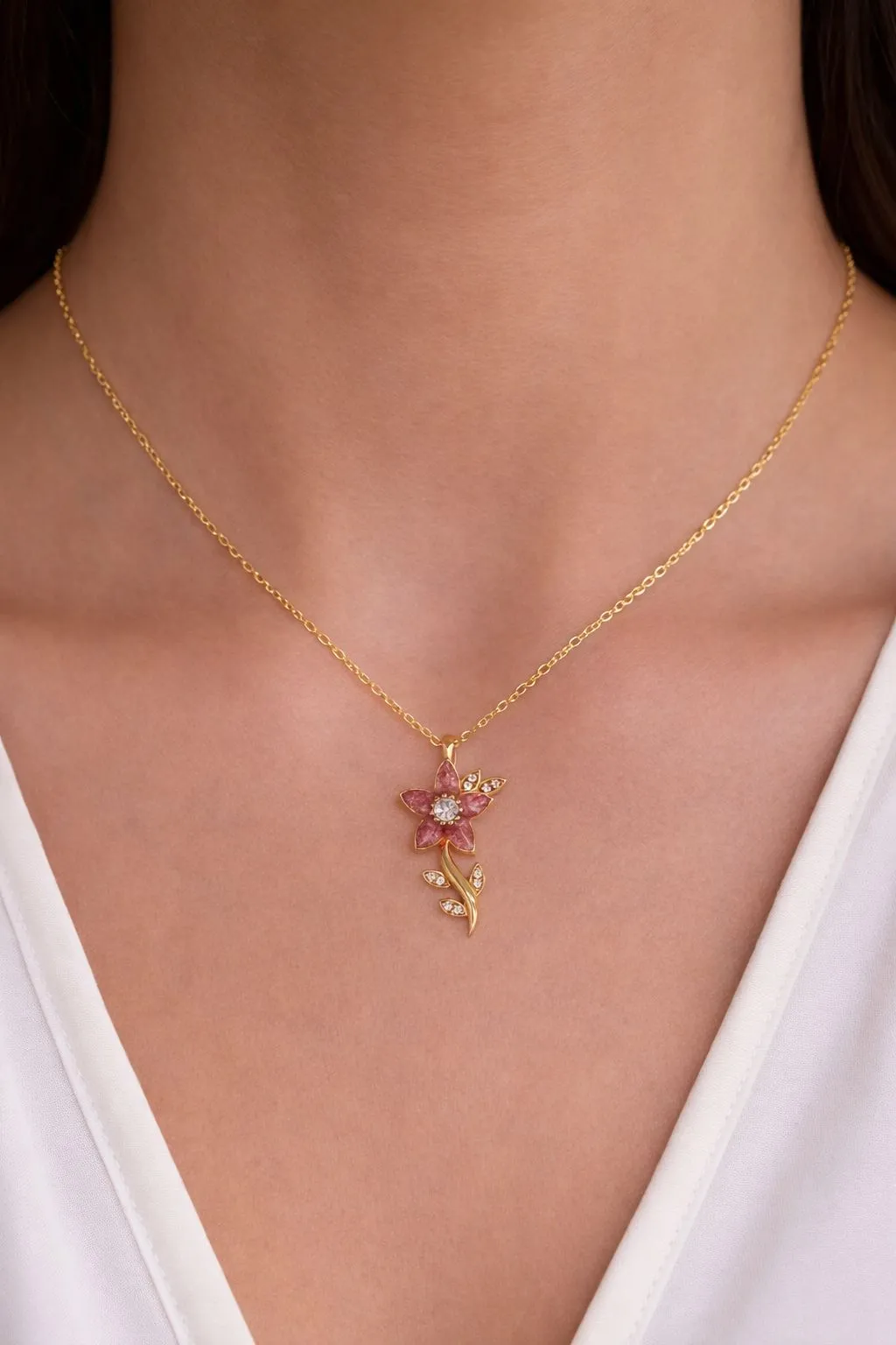 Favori Marka Çiçek Model Kolye