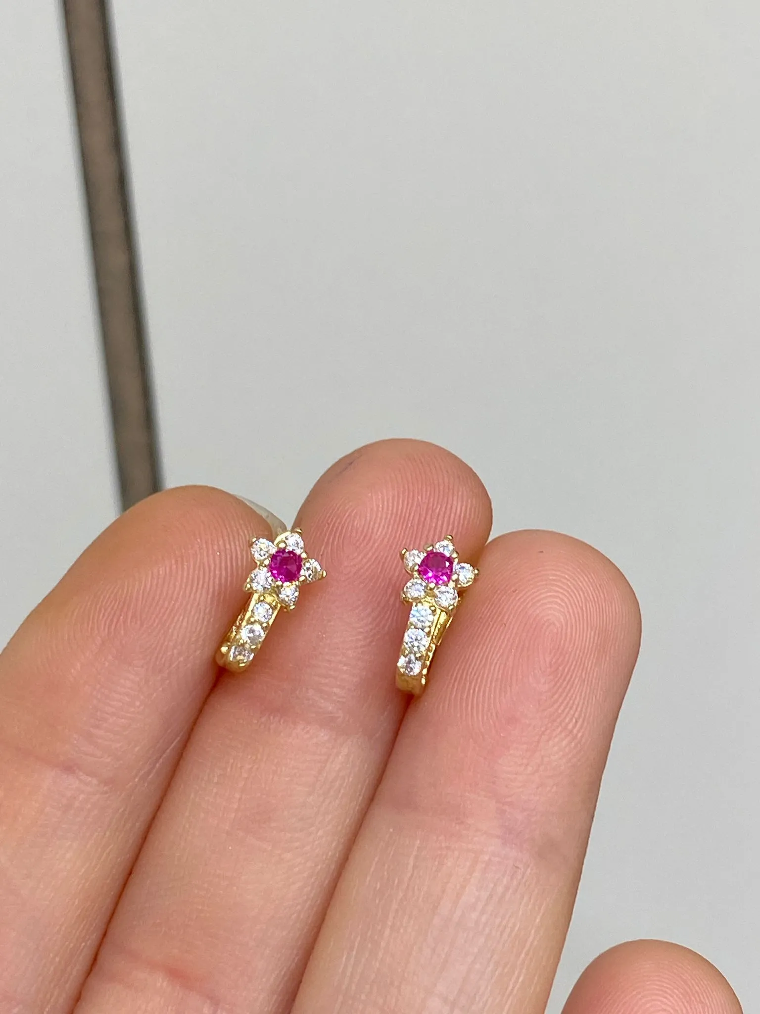 Favori Marka Çok Model Küpe