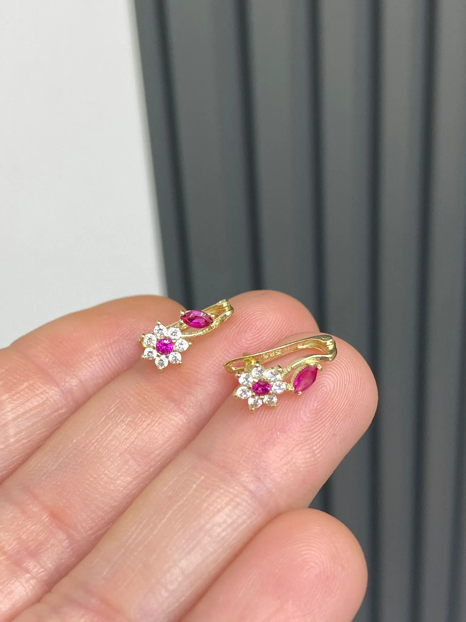 Favori Marka Çok Model Küpe