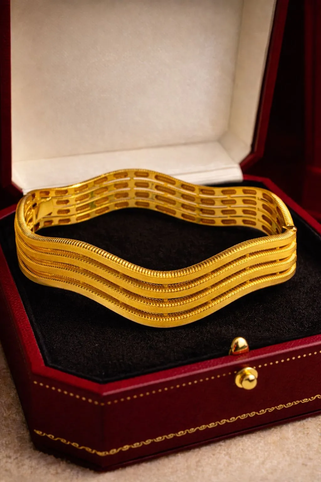 22 Ayar Dört Sıralı Zig Zag Model Kelepçe