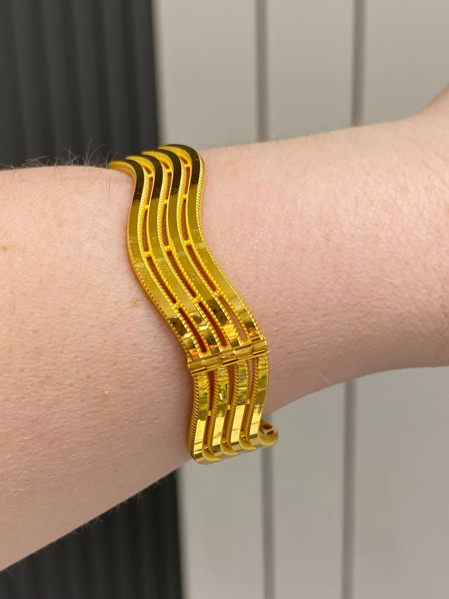 22 Ayar Dört Sıralı Zig Zag Model Kelepçe