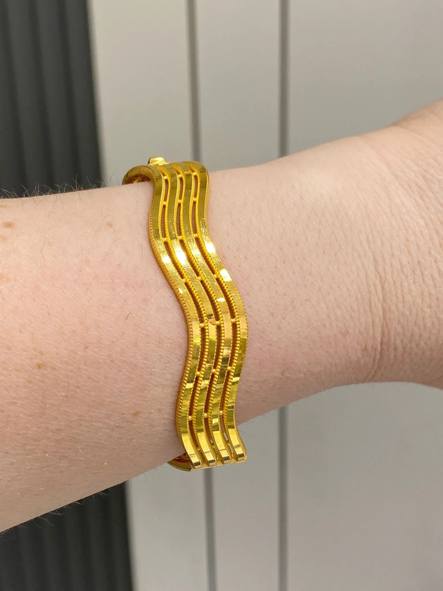 22 Ayar Dört Sıralı Zig Zag Model Kelepçe