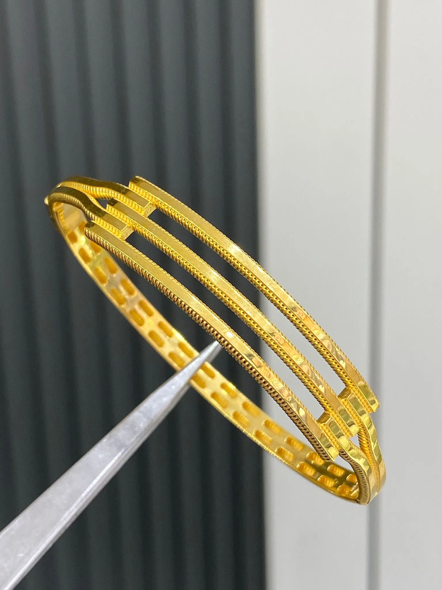 22 Ayar Üç Sıralı Kaburga Model Kelepçe