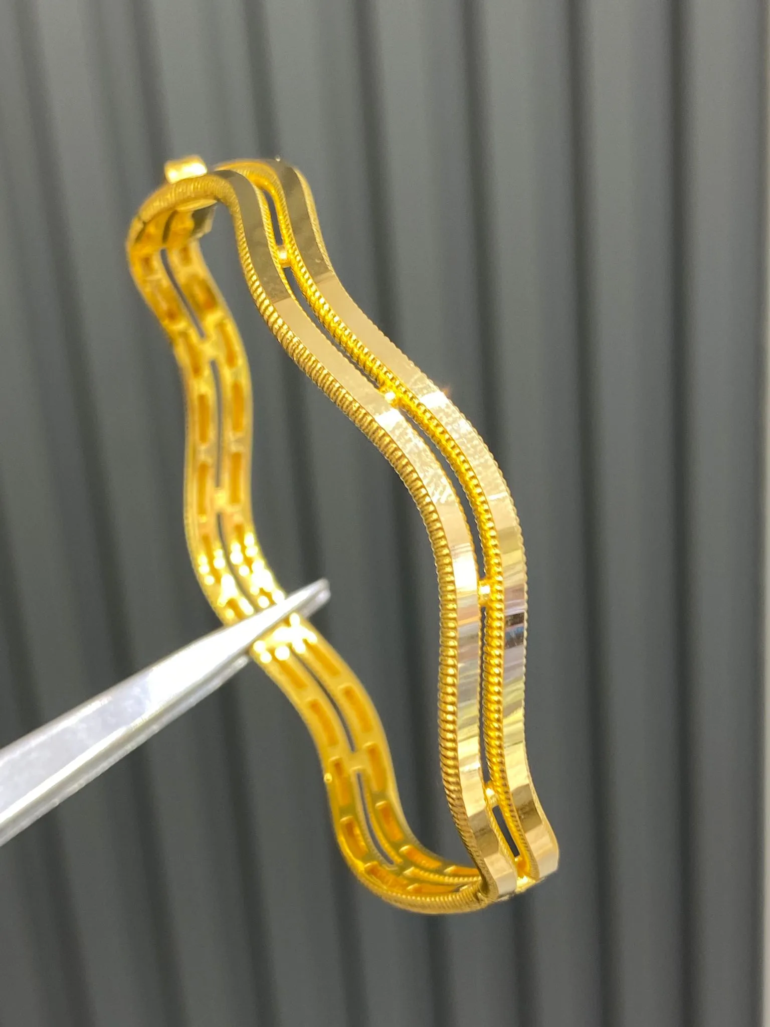 22 Ayar Çift Sıralı Zig Zag Model Kelepçe