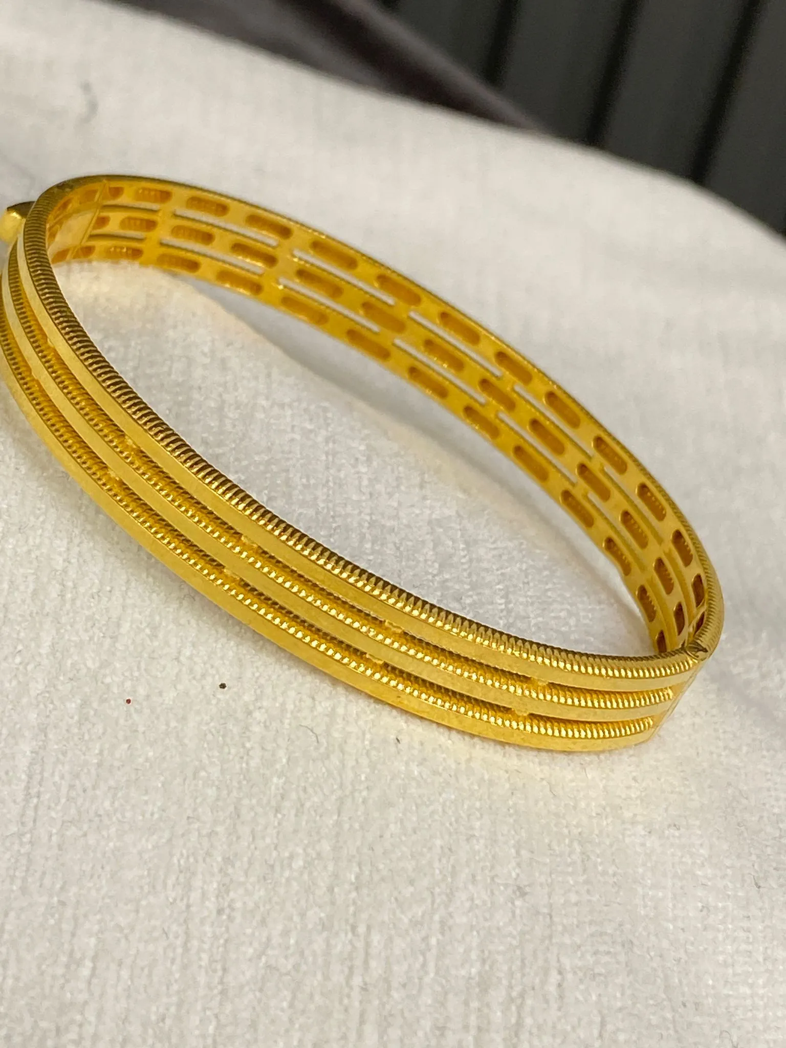 22 Ayar Üç Sıralı Ajda Model Kelepçe