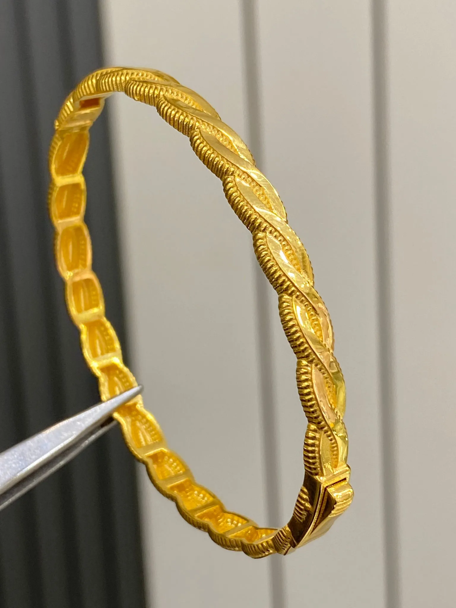 22 Ayar İtalyan Model Kelepçe