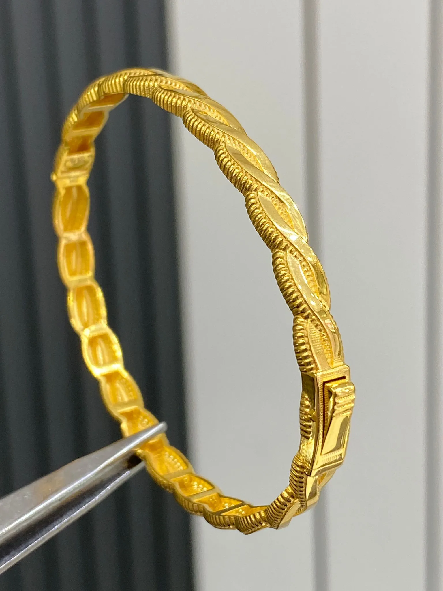 22 Ayar İtalyan Model Kelepçe