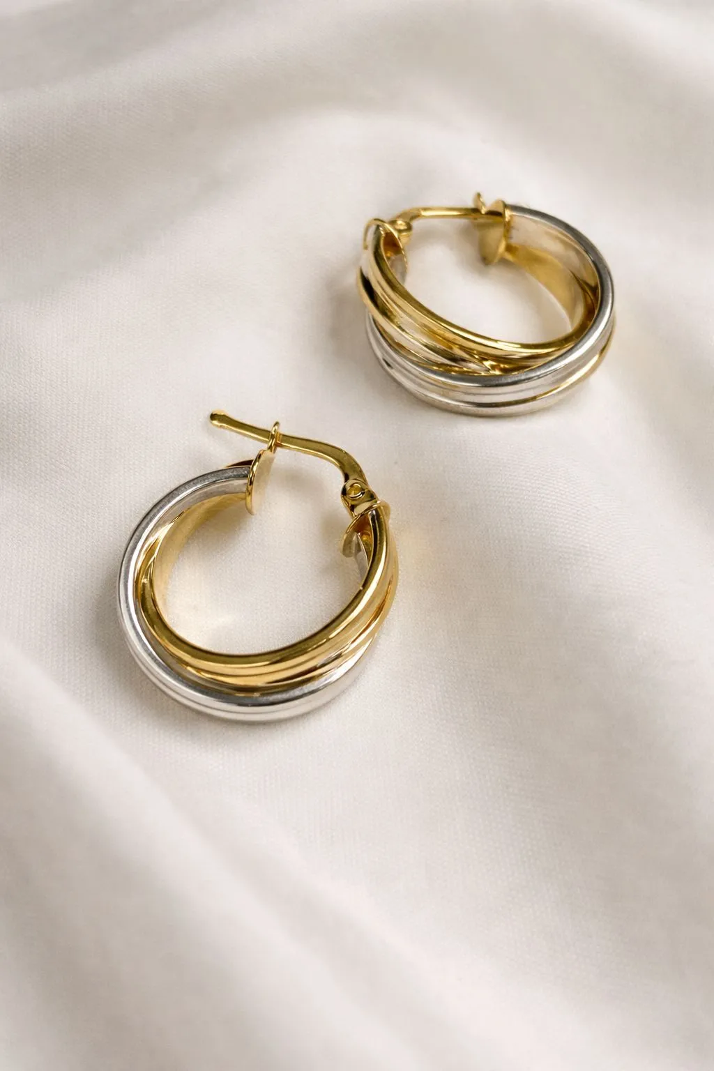 Favori Marka Çift Renkli Halka Model Küpe