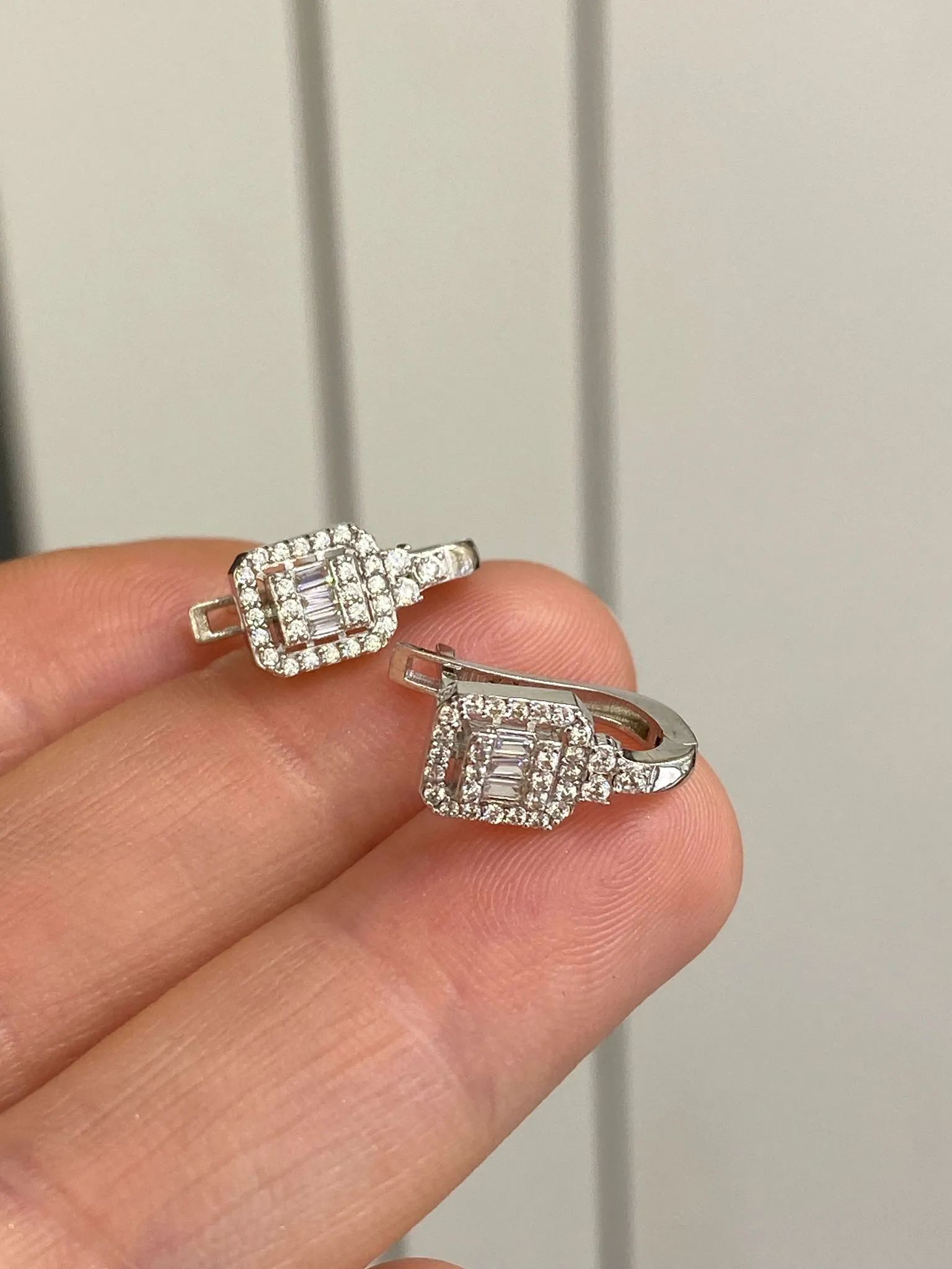 Favori Marka Baget Model Küpe