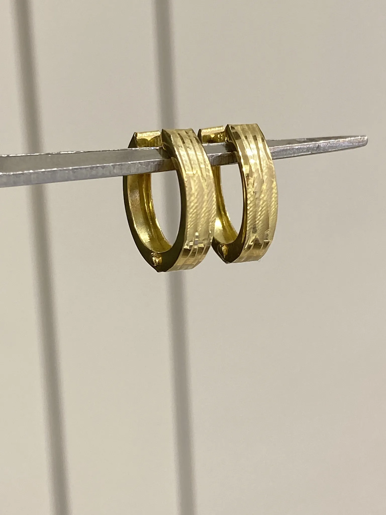 Favori Marka Halka Model Küpe