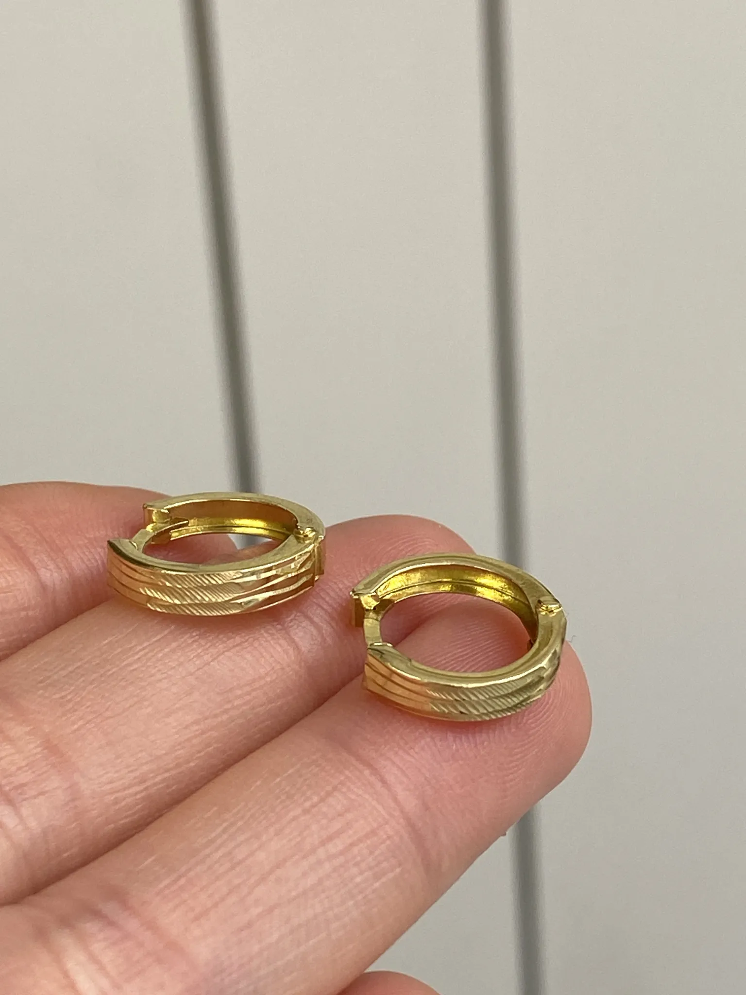 Favori Marka Halka Model Küpe