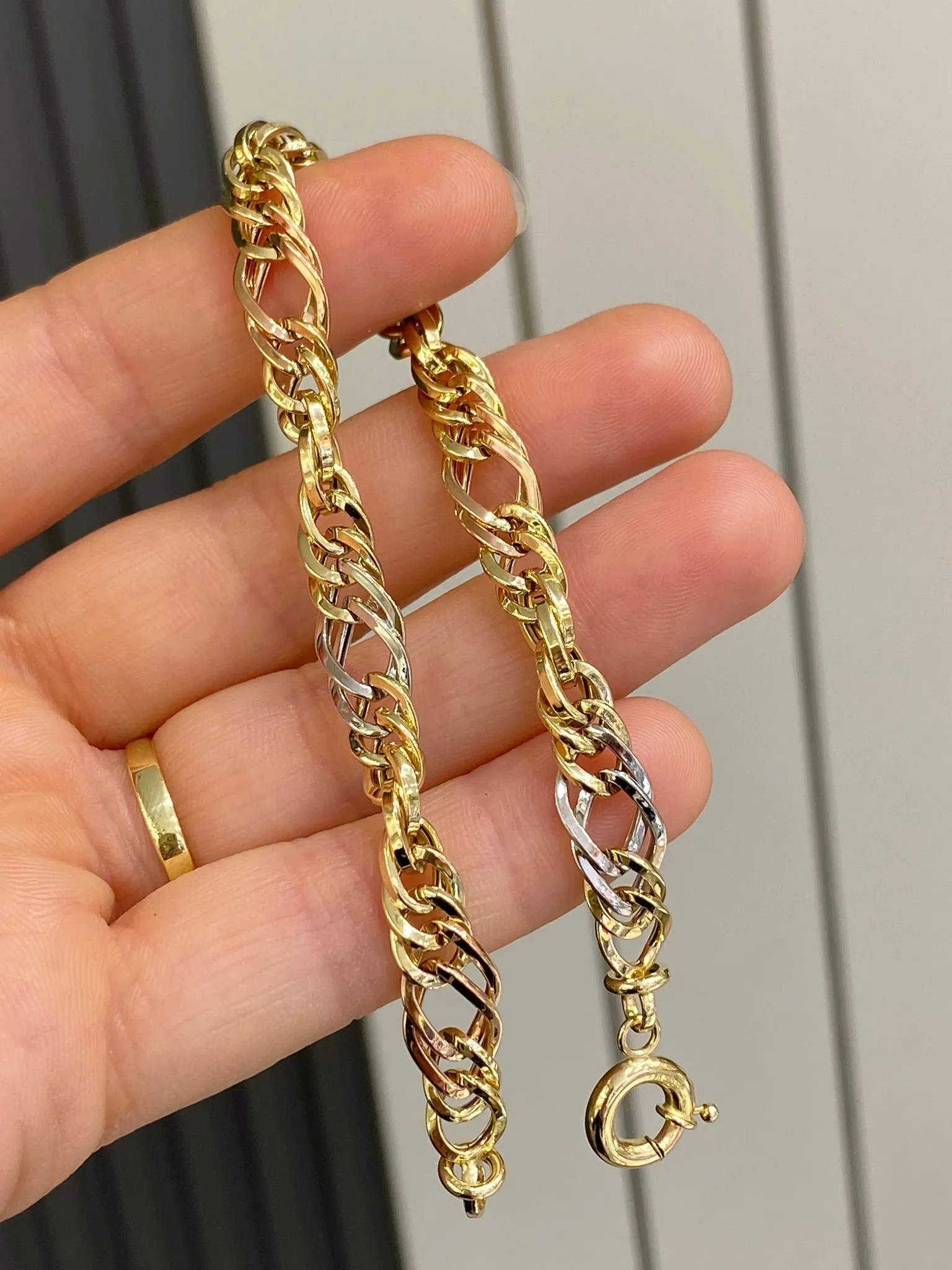 Favori Marka Hallow Model Bileklik