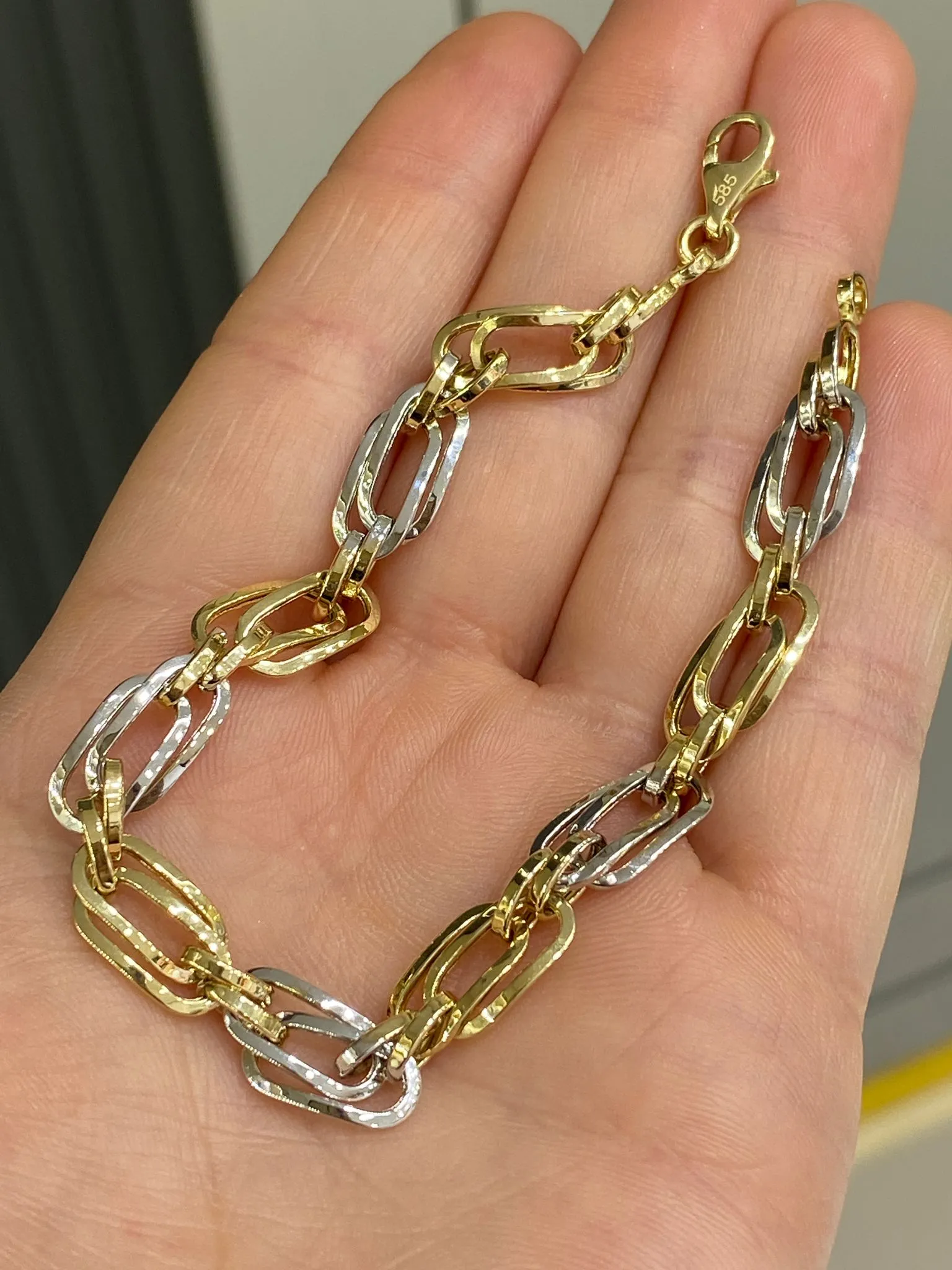  Hallow Model Bileklik