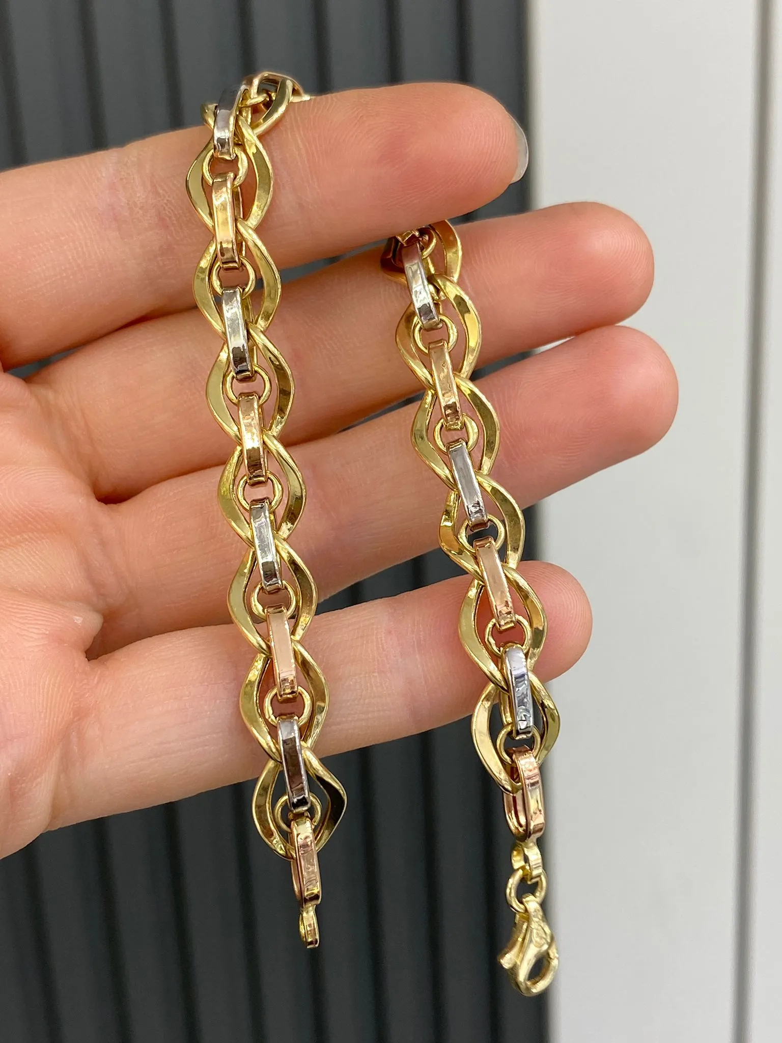  Hallow Model Bileklik