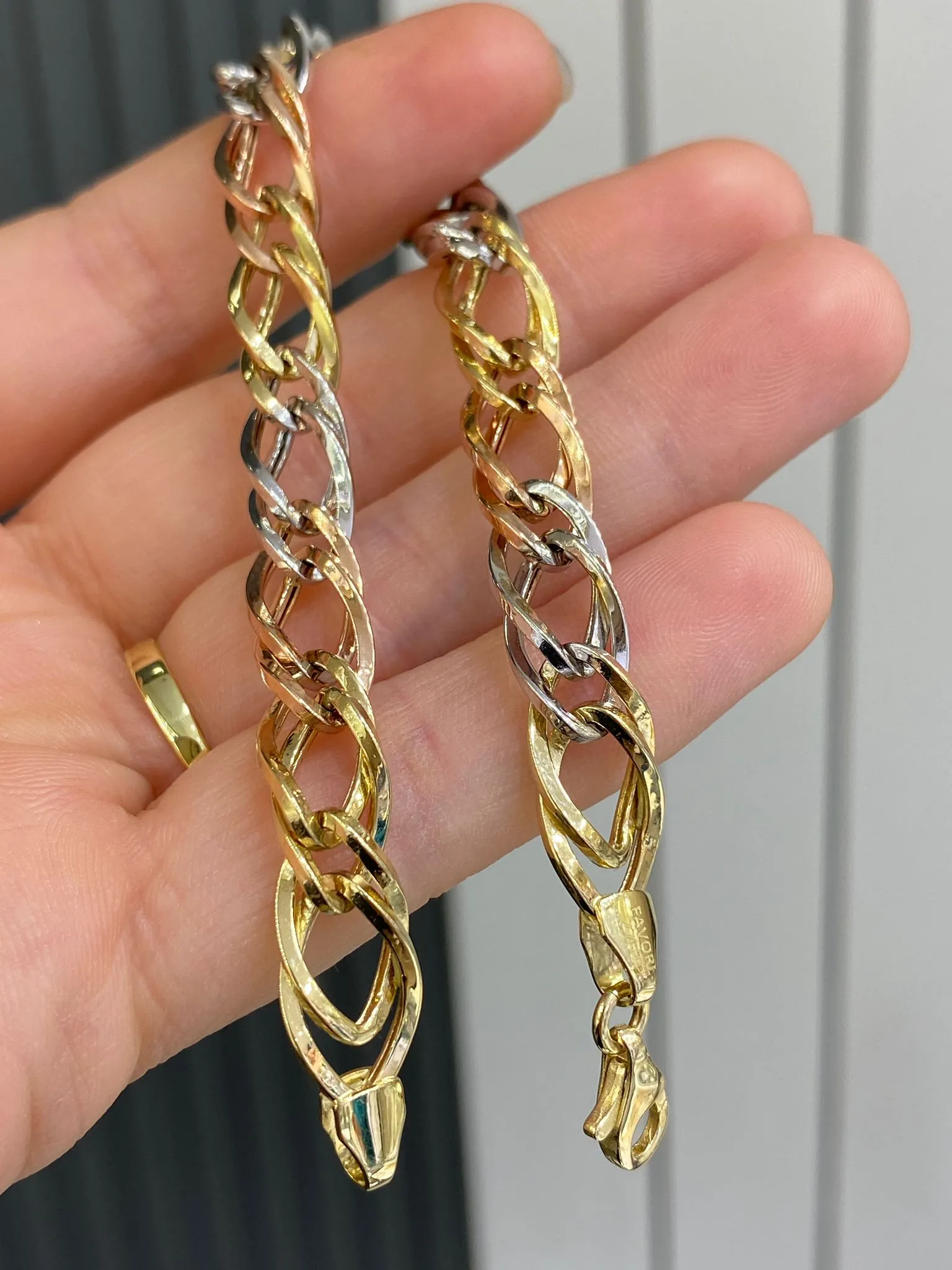  Hallow Model Bileklik