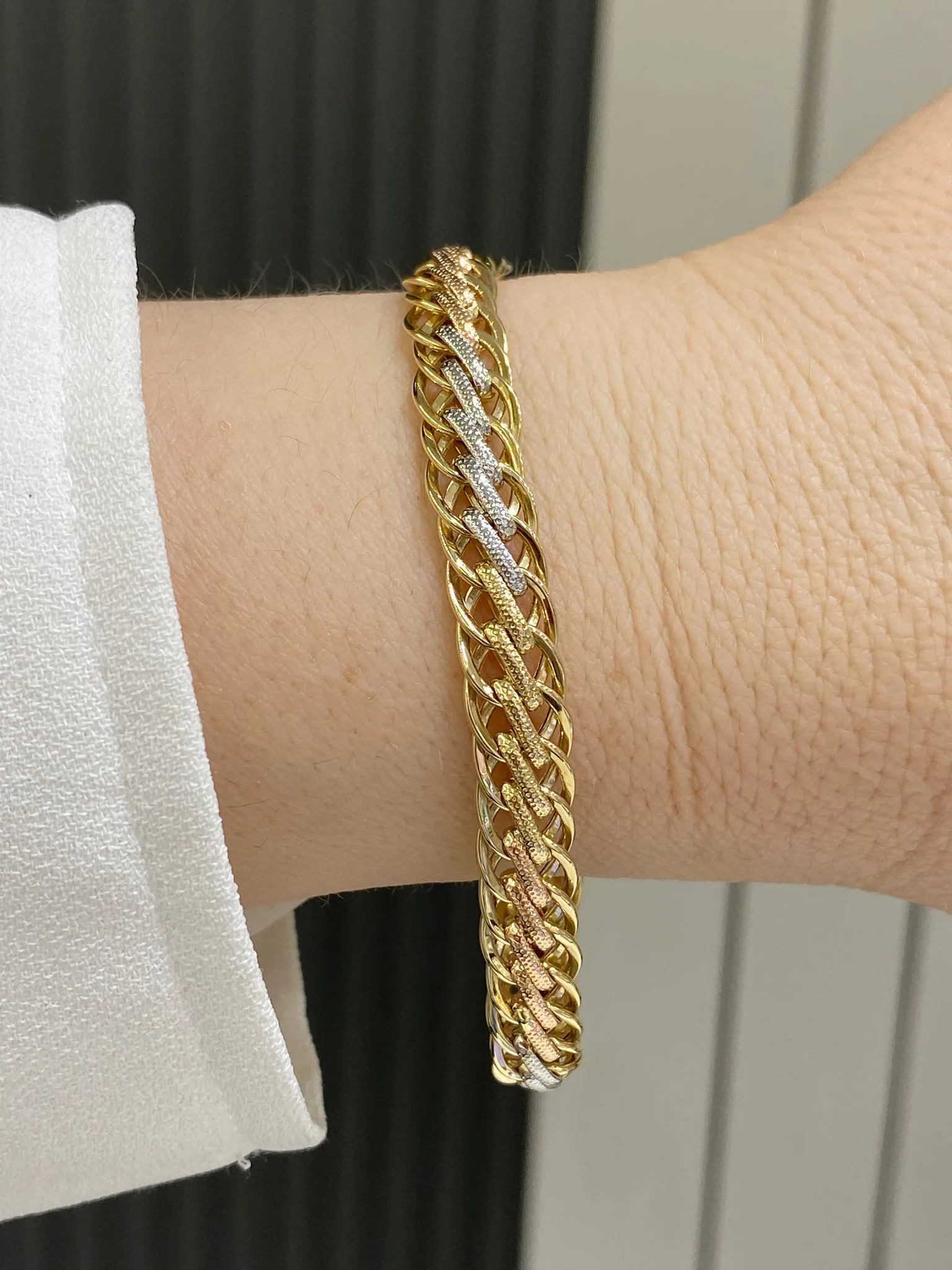  Hallow Model Bileklik