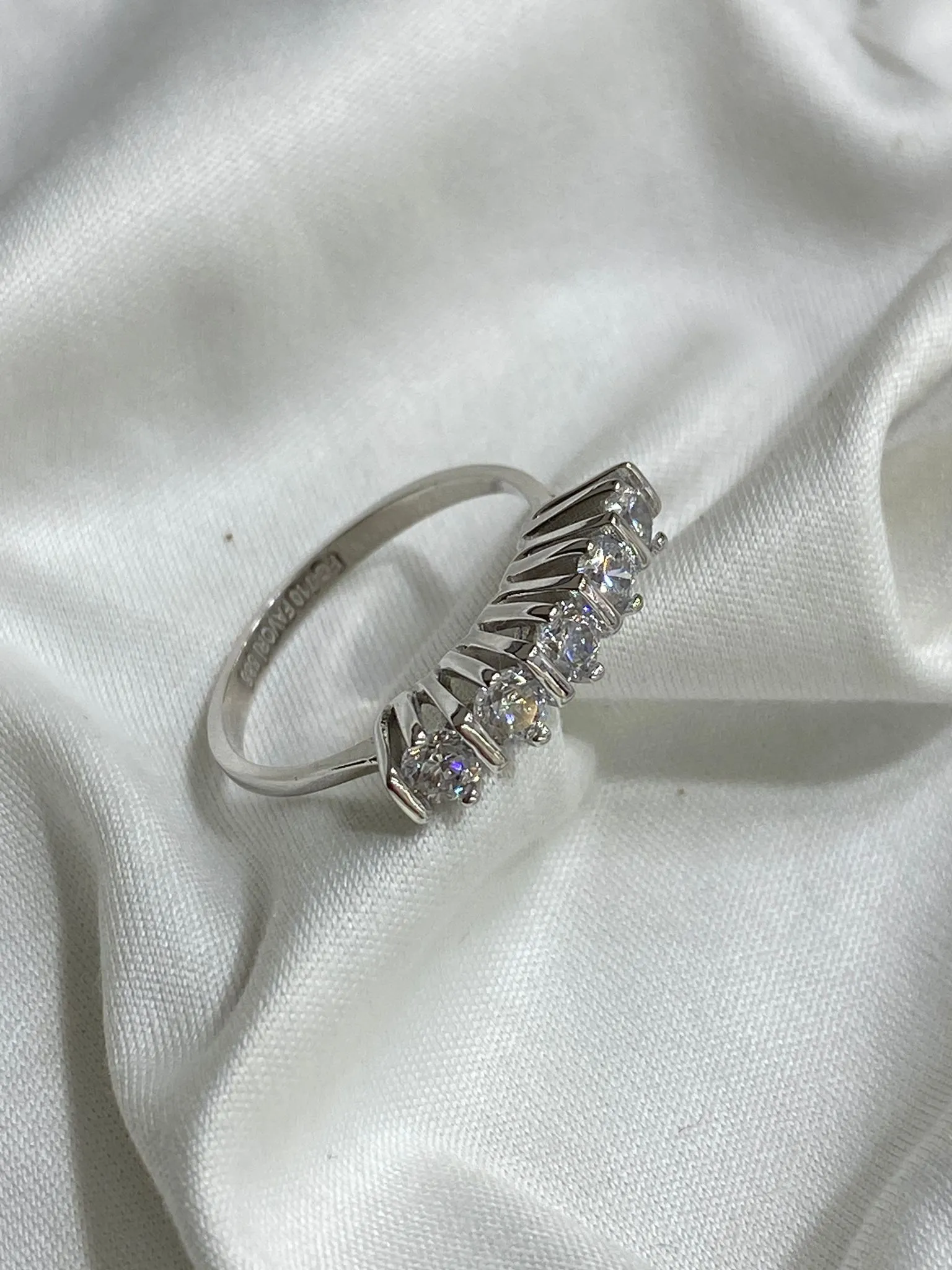 Favori Marka Beş Taş Yüzük