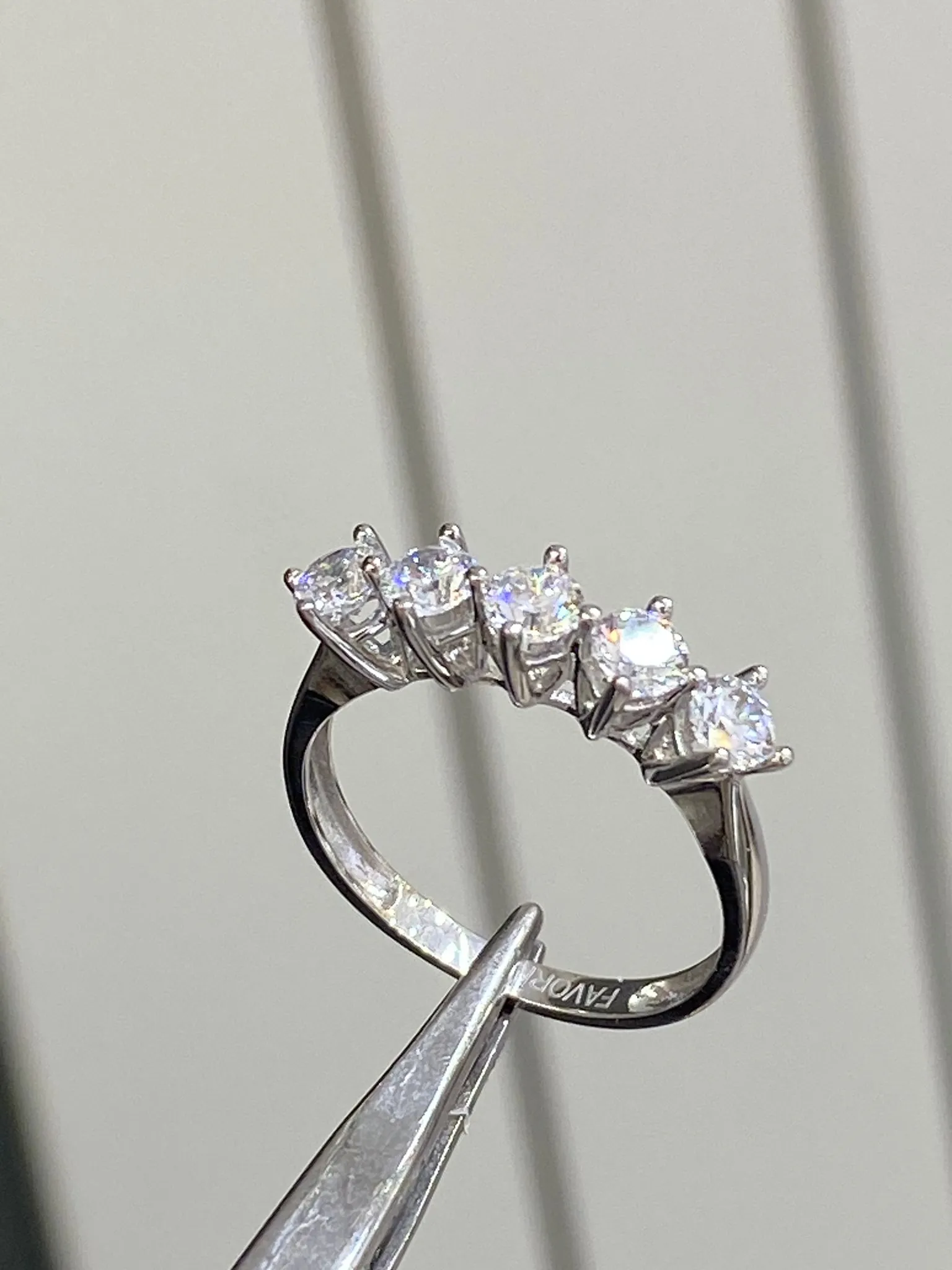 Favori Marka Beş Taş Yüzük