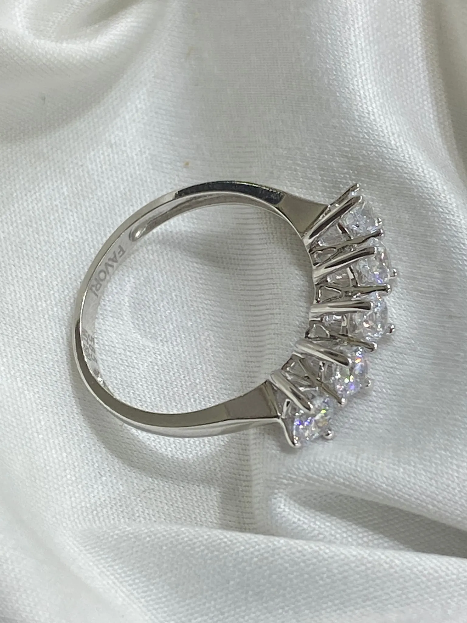 Favori Marka Beş Taş Yüzük