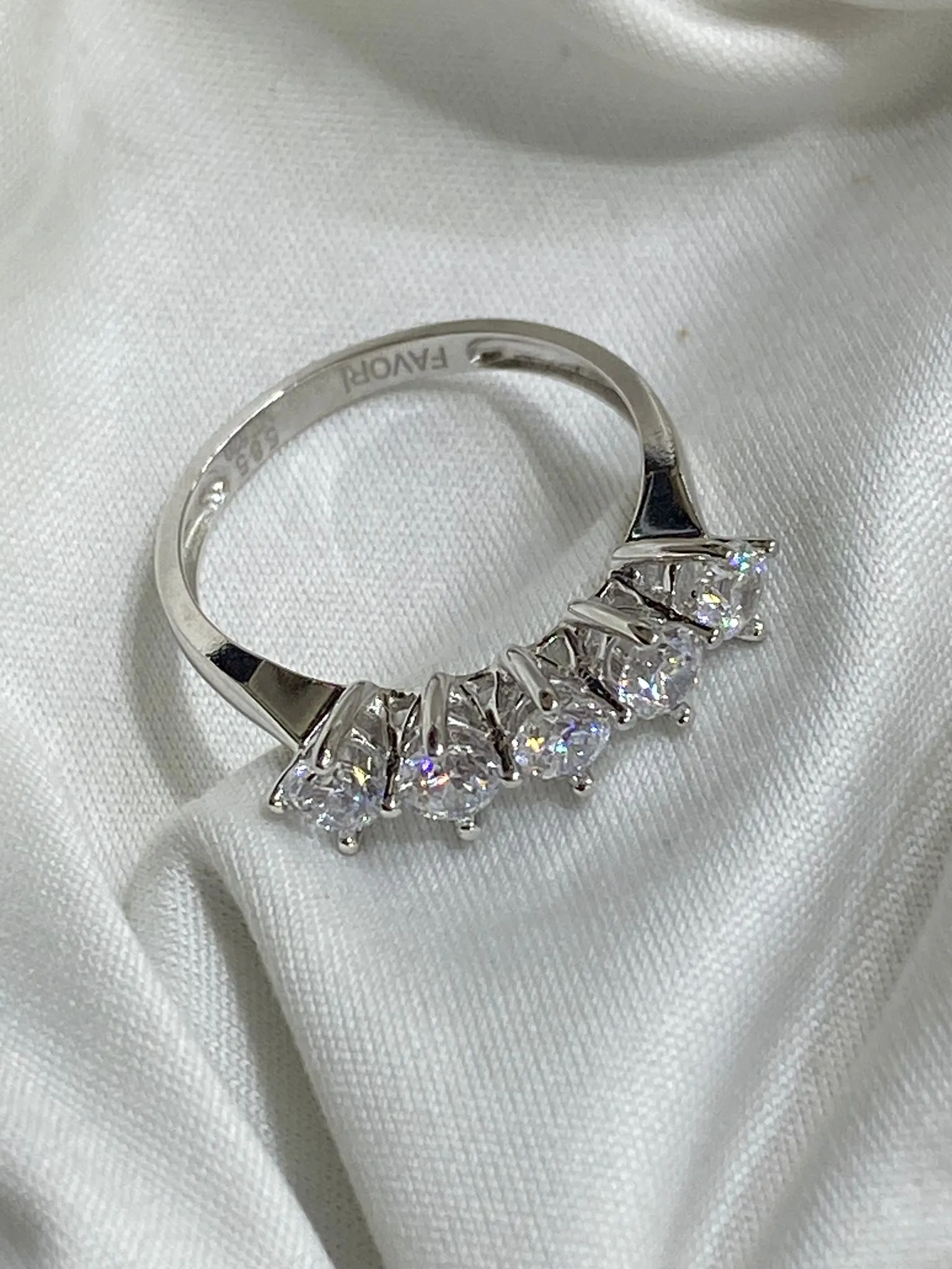 Favori Marka Beş Taş Yüzük