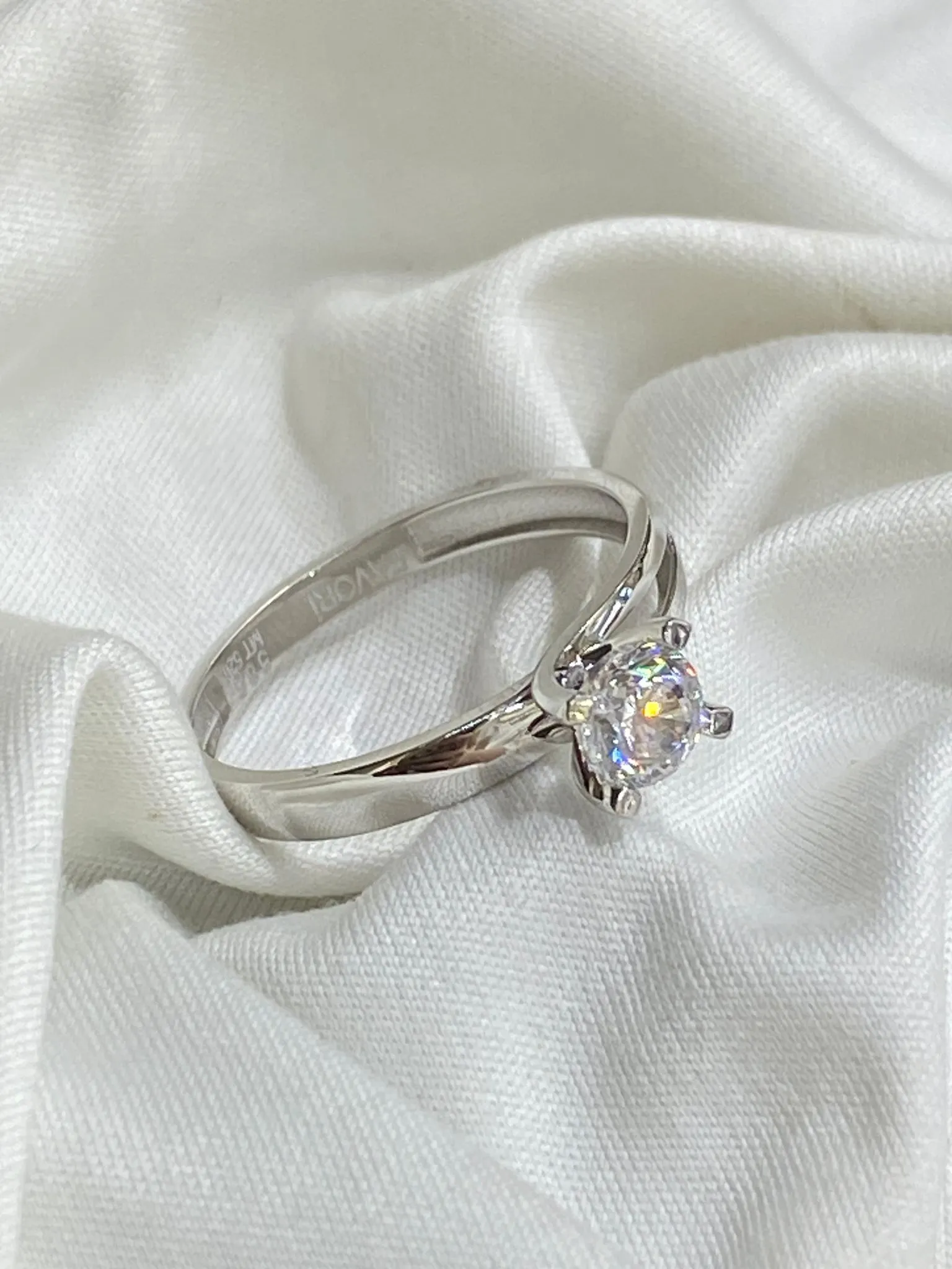 Favori Marka Tek Taş Yüzük