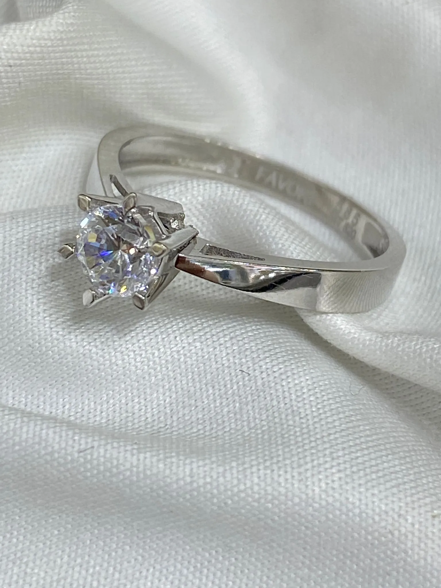 Favori Marka Tek Taş Yüzük