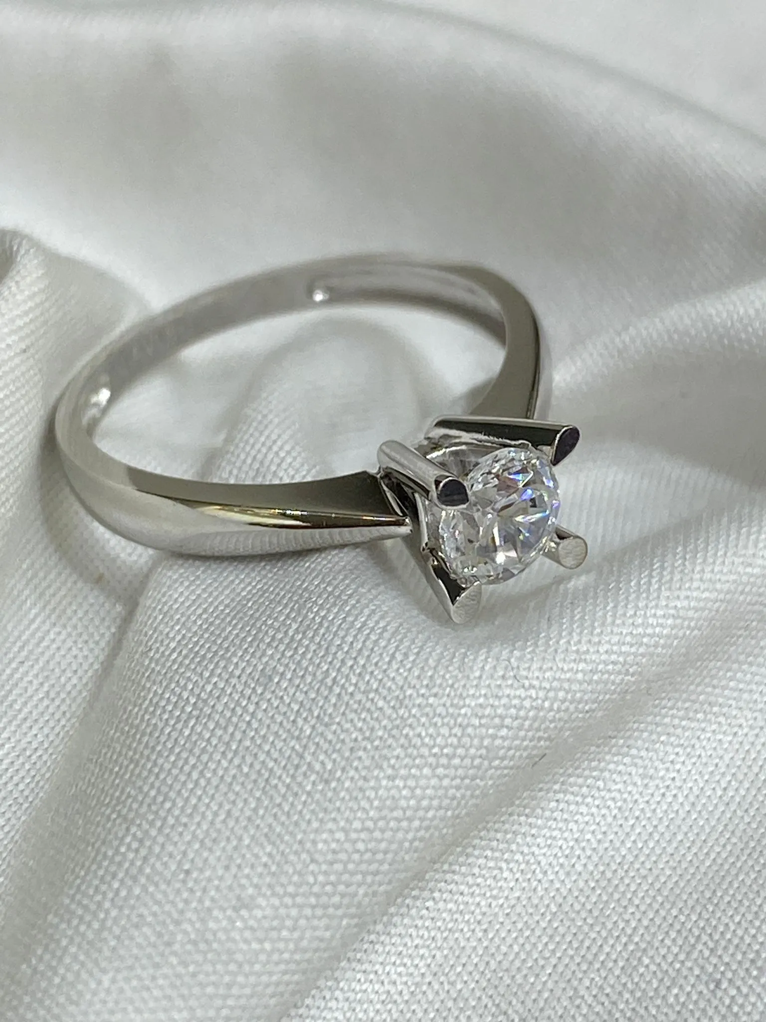 Favori Marka Tek Taş Yüzük